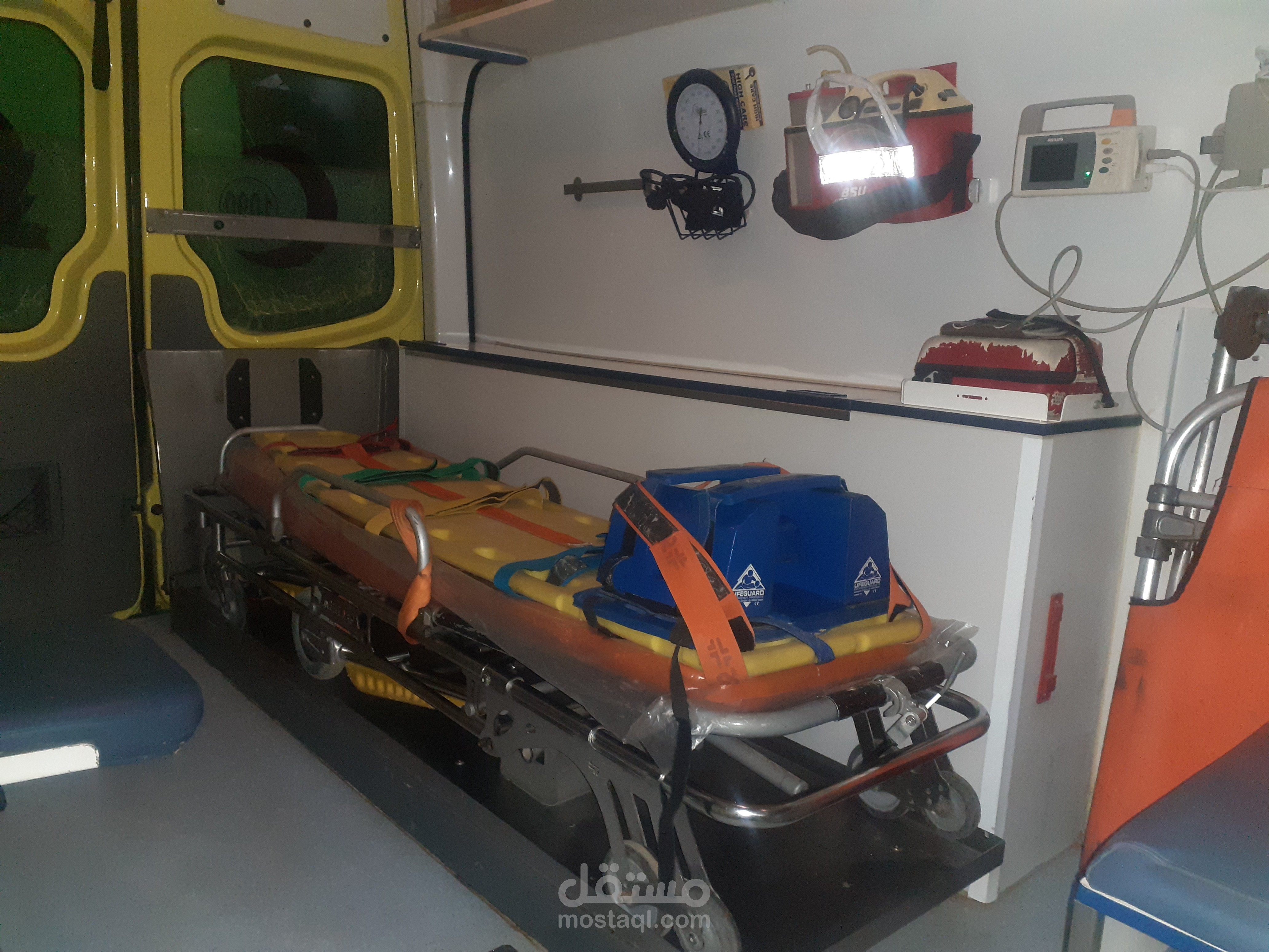 ممرض في مستشفى جامعة ٦اكتوبر