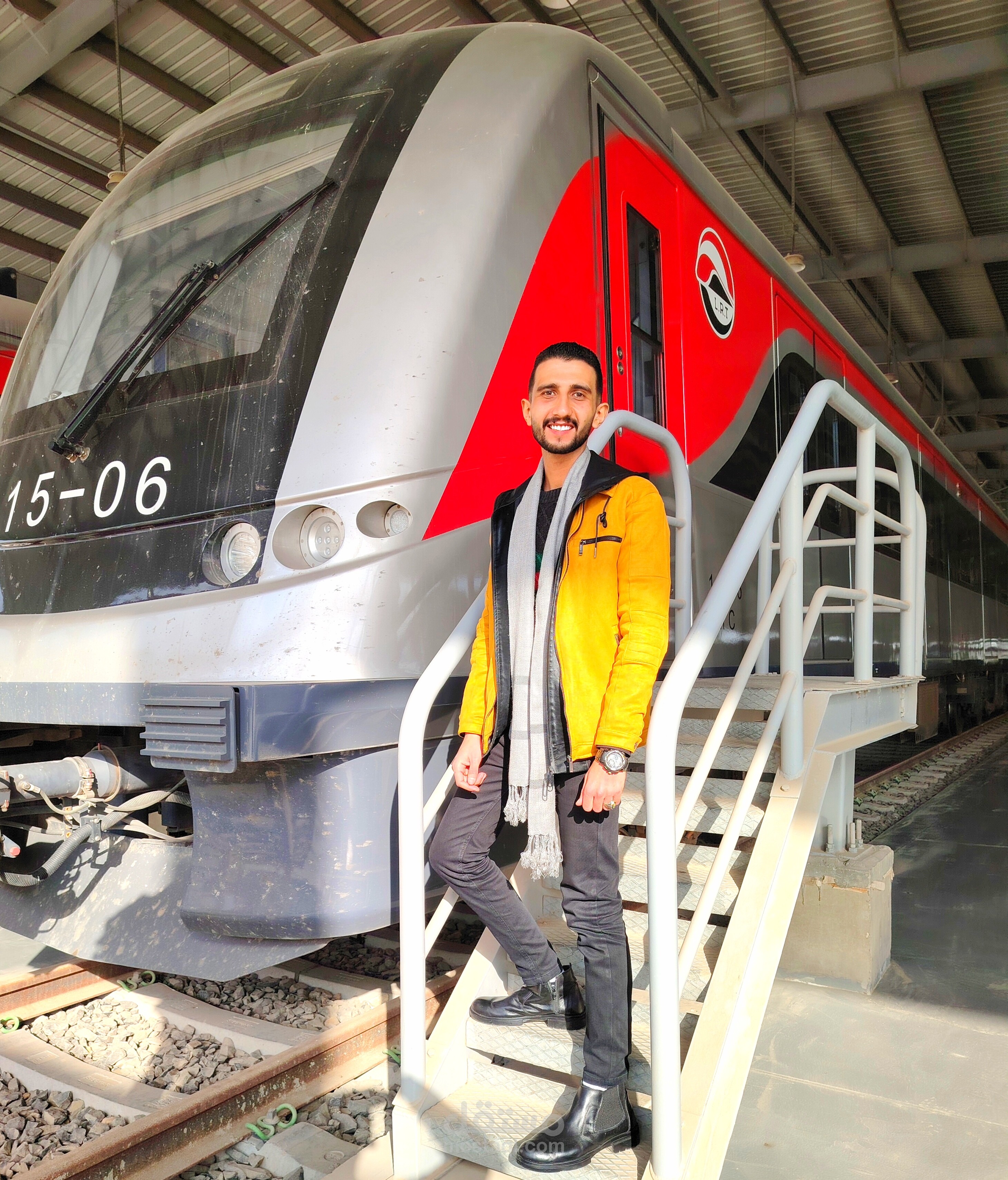 خدمة عملاء في القطر الكهربائي الجديد lrt