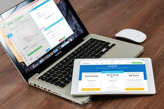 إدارة حسابات وسائل التواصل الاجتماعي لشركة صغيرة