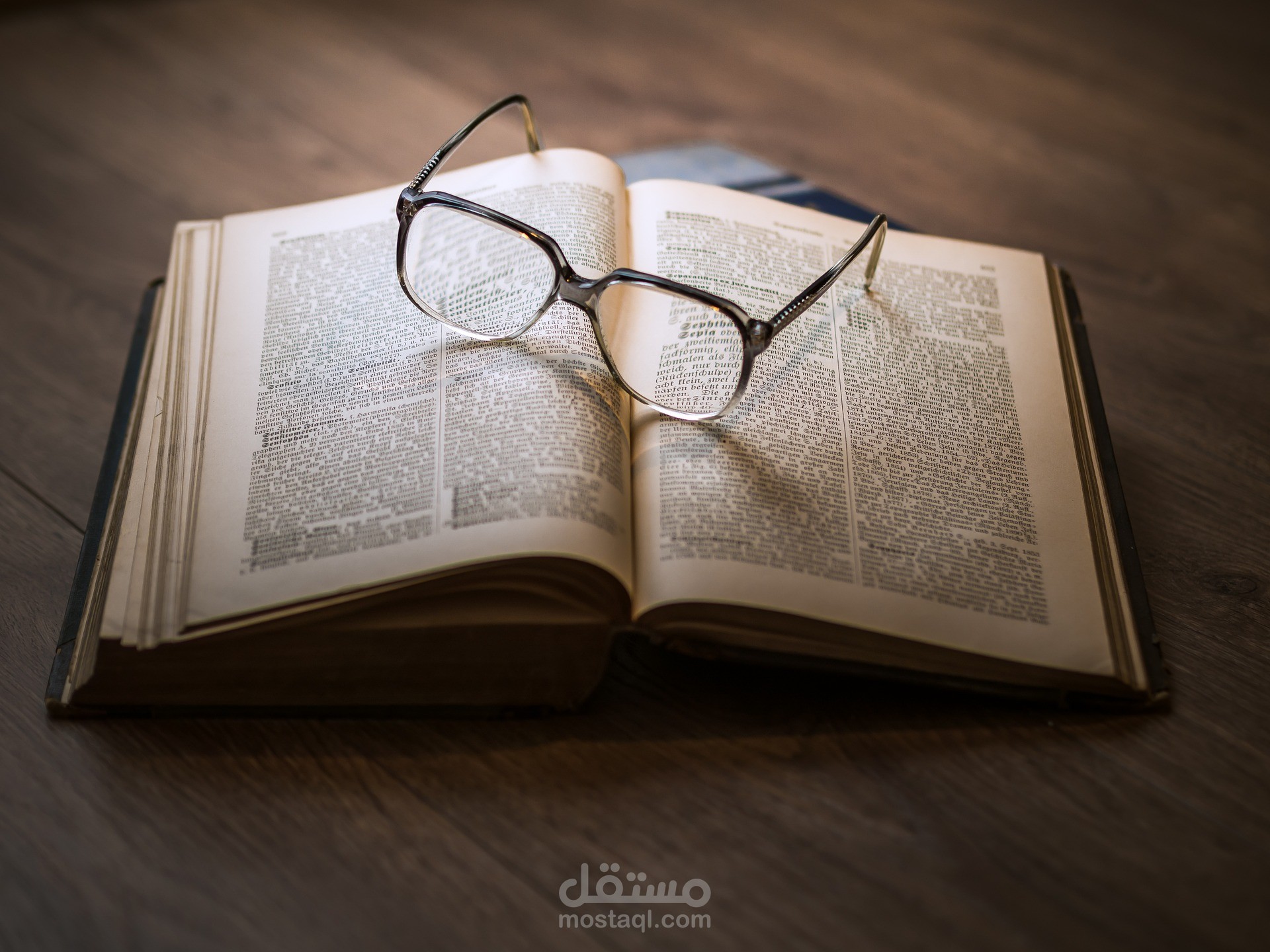 خدمات كتابة المحتوى والمقالات بجميع اللغات.