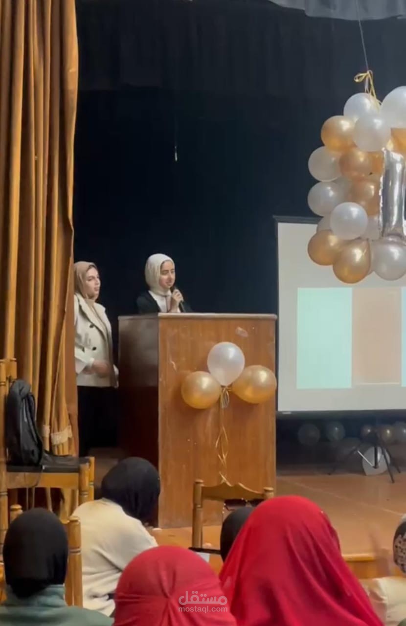 إلقاء وتقديم ندوات