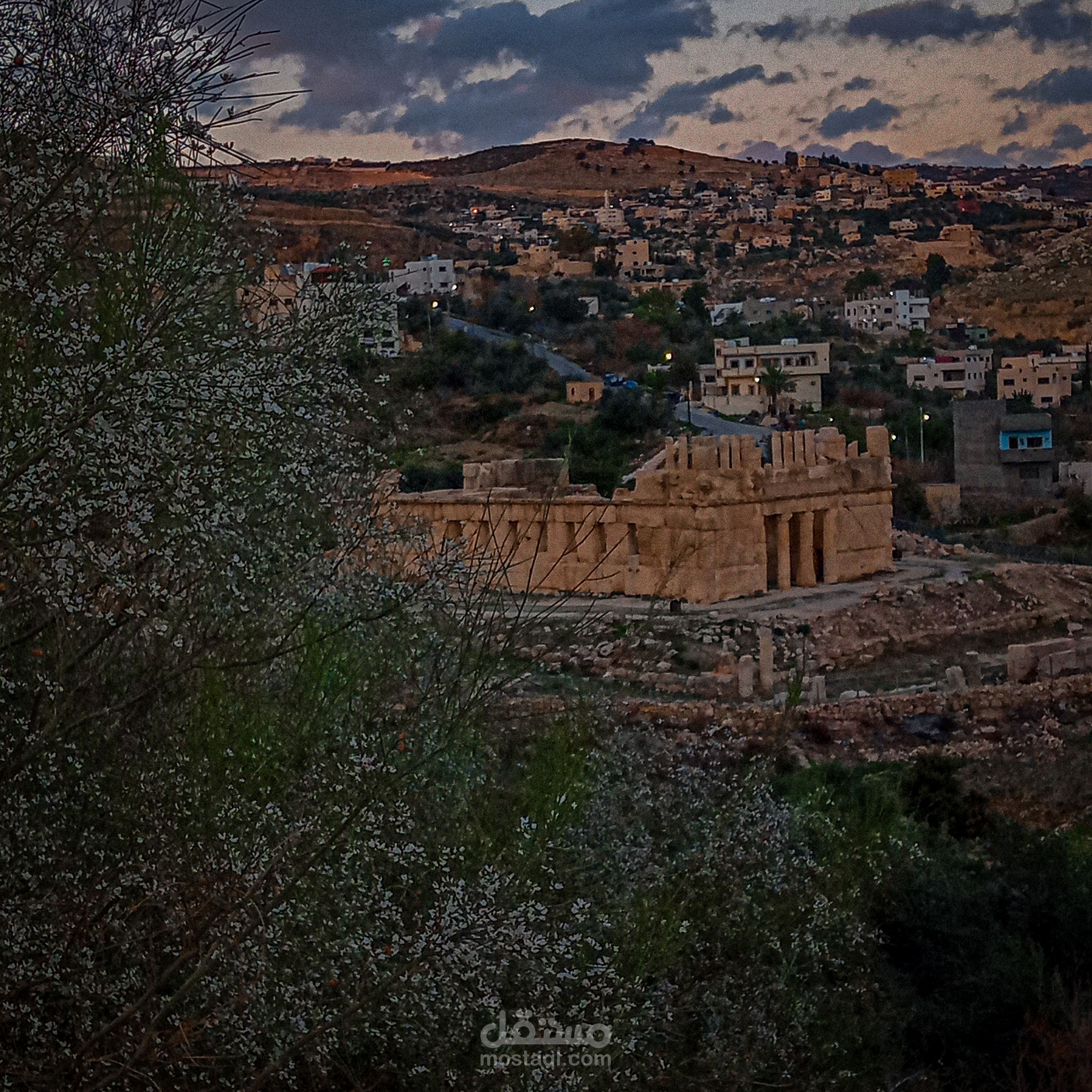 البيت عن طريق الحاسوب