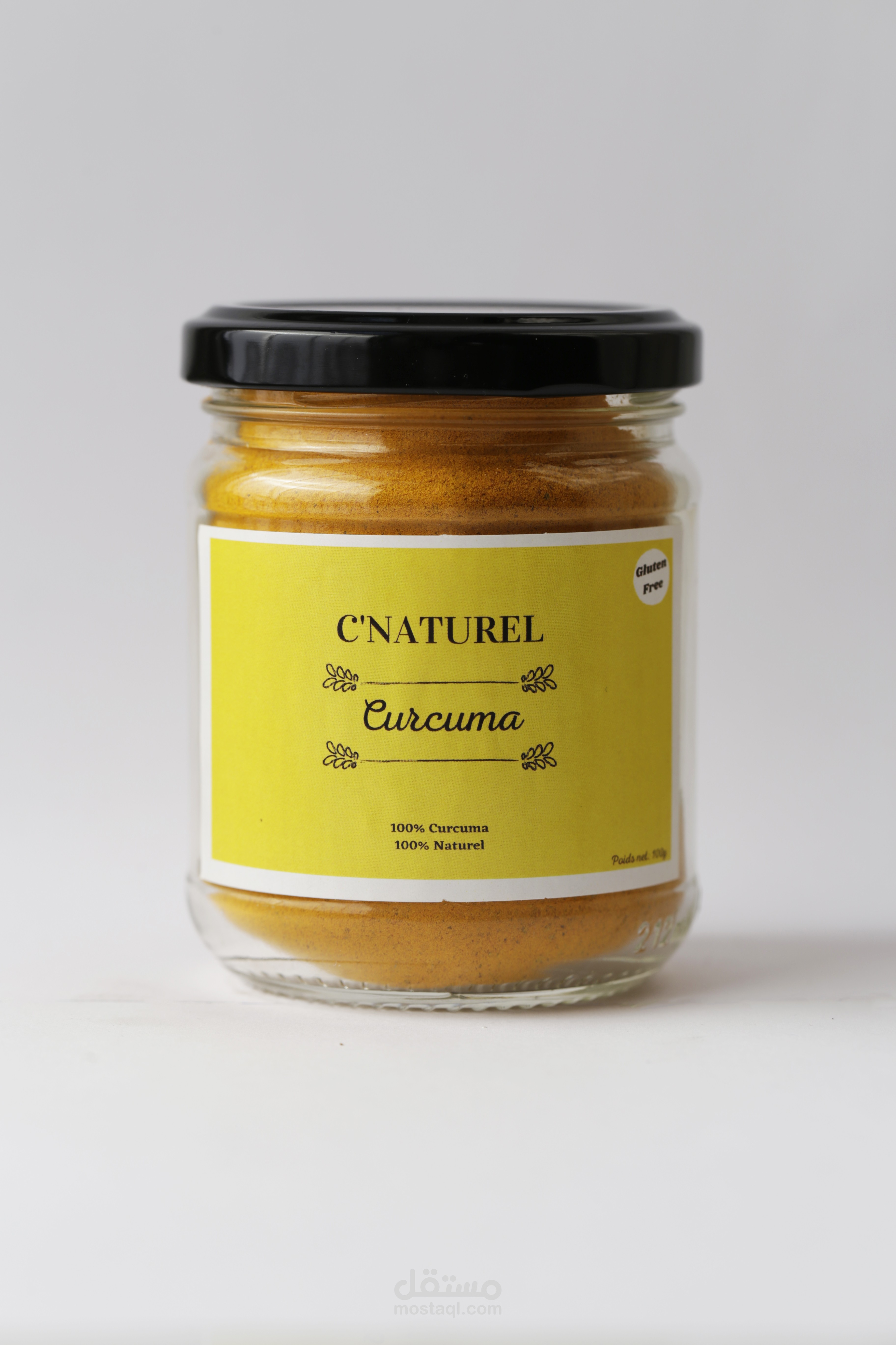 صورة لمنتج على خلفية بيضاء