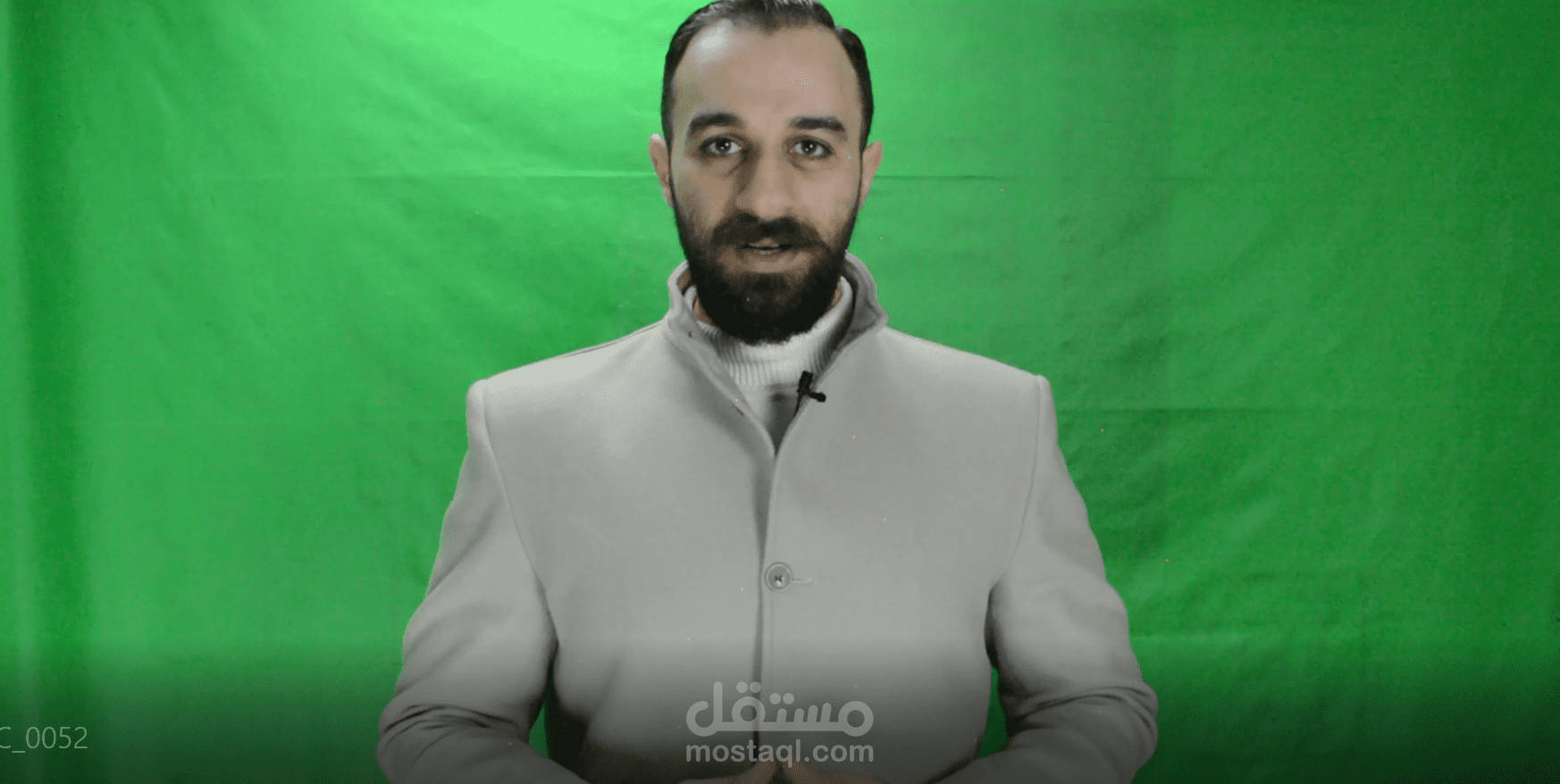 عزل فديو مصور علي خلفيه خضره مطلوب تغيرها لخلفيه تاريخيه