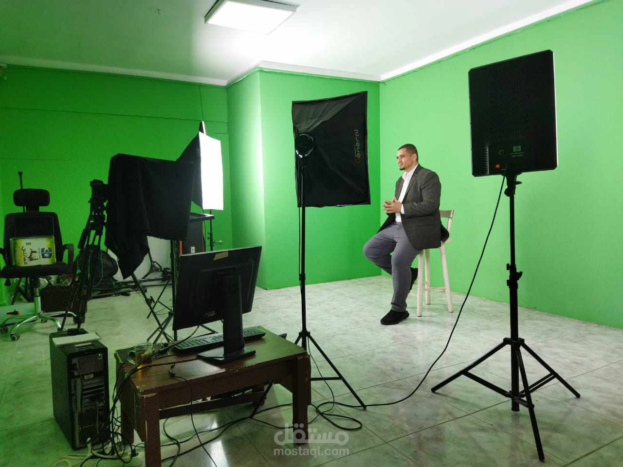 تصميمات سوشيال ميديا وتصميم بروفايل وتصميم لوجو لمؤسسة تمكين وتحريكه كانترو واوترو ومونتاج فيديوهات كروما ولكن طل العميل عدم مشاركتها