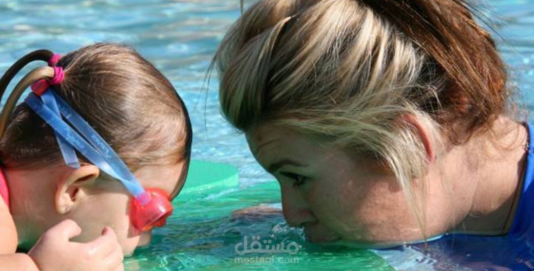 خطط و أفكار تسويقية لمدرسة سباحة أمريكية بالخليج