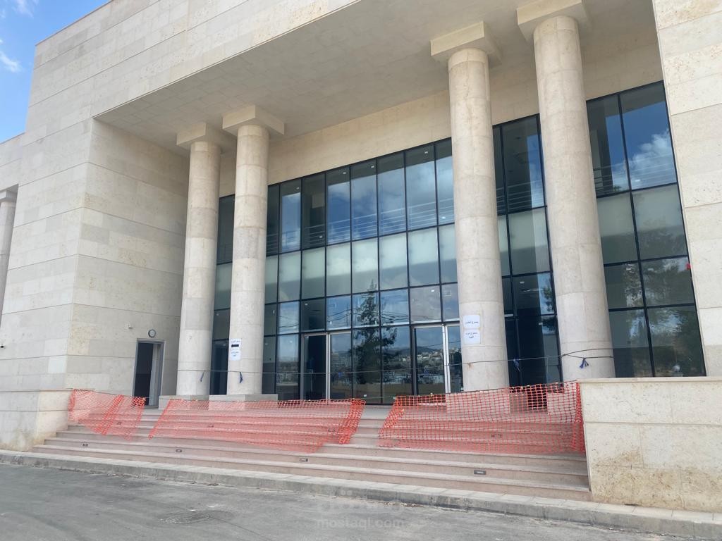 لجنة استلام مبنى قصر عدل \ جرش وزارة العدل