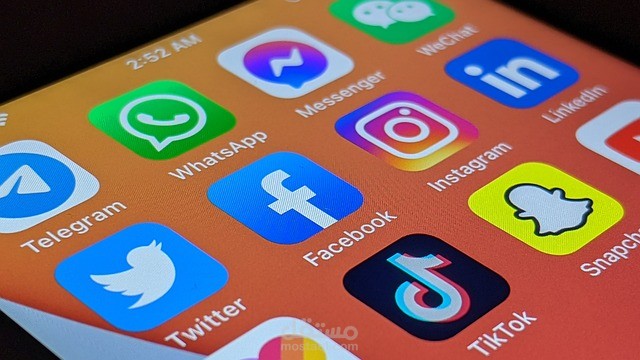 ترويج لوسائل التواصل الاجتماعي وزياده عدد المتابعين الناشطين