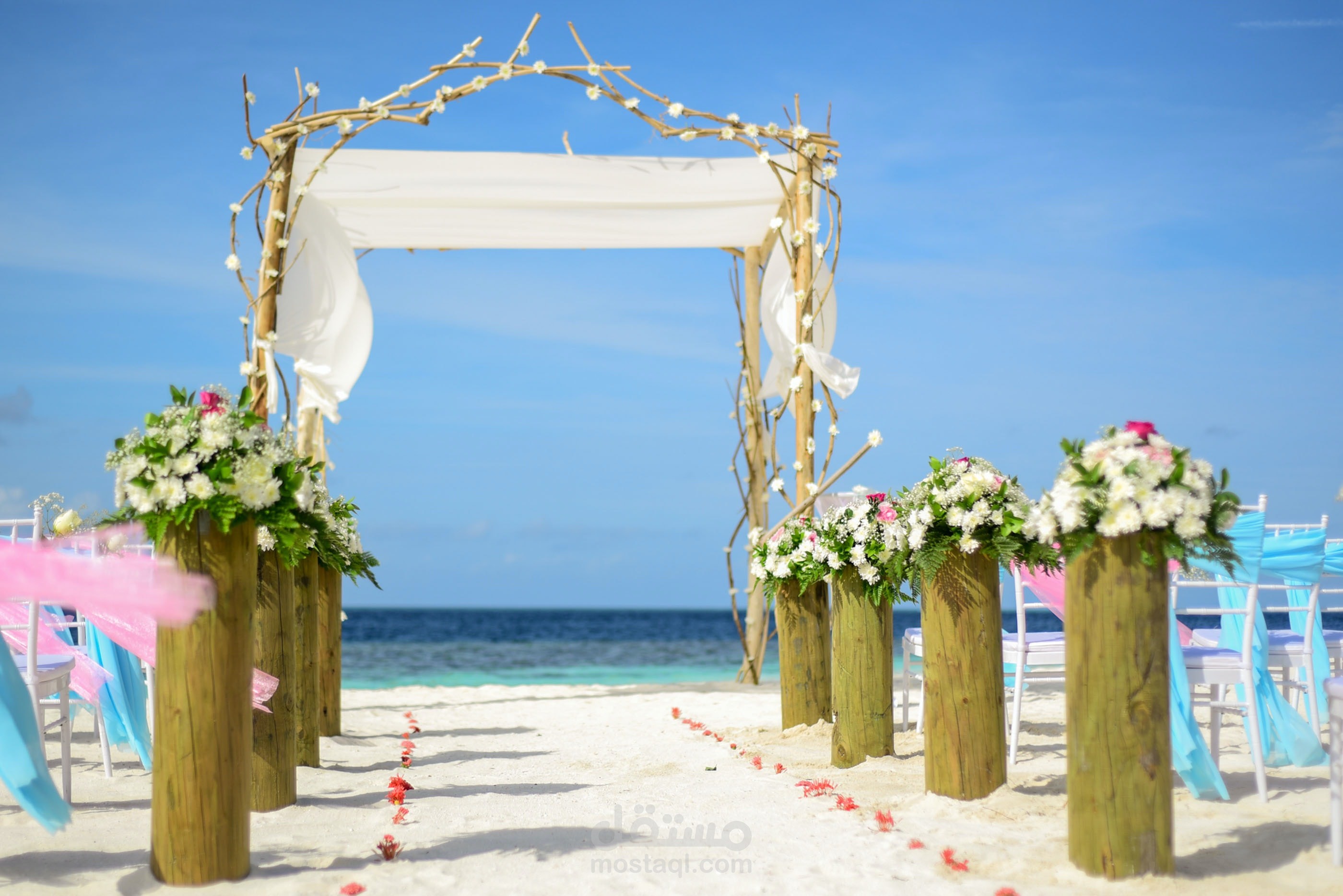 مصمم دعوات افراح