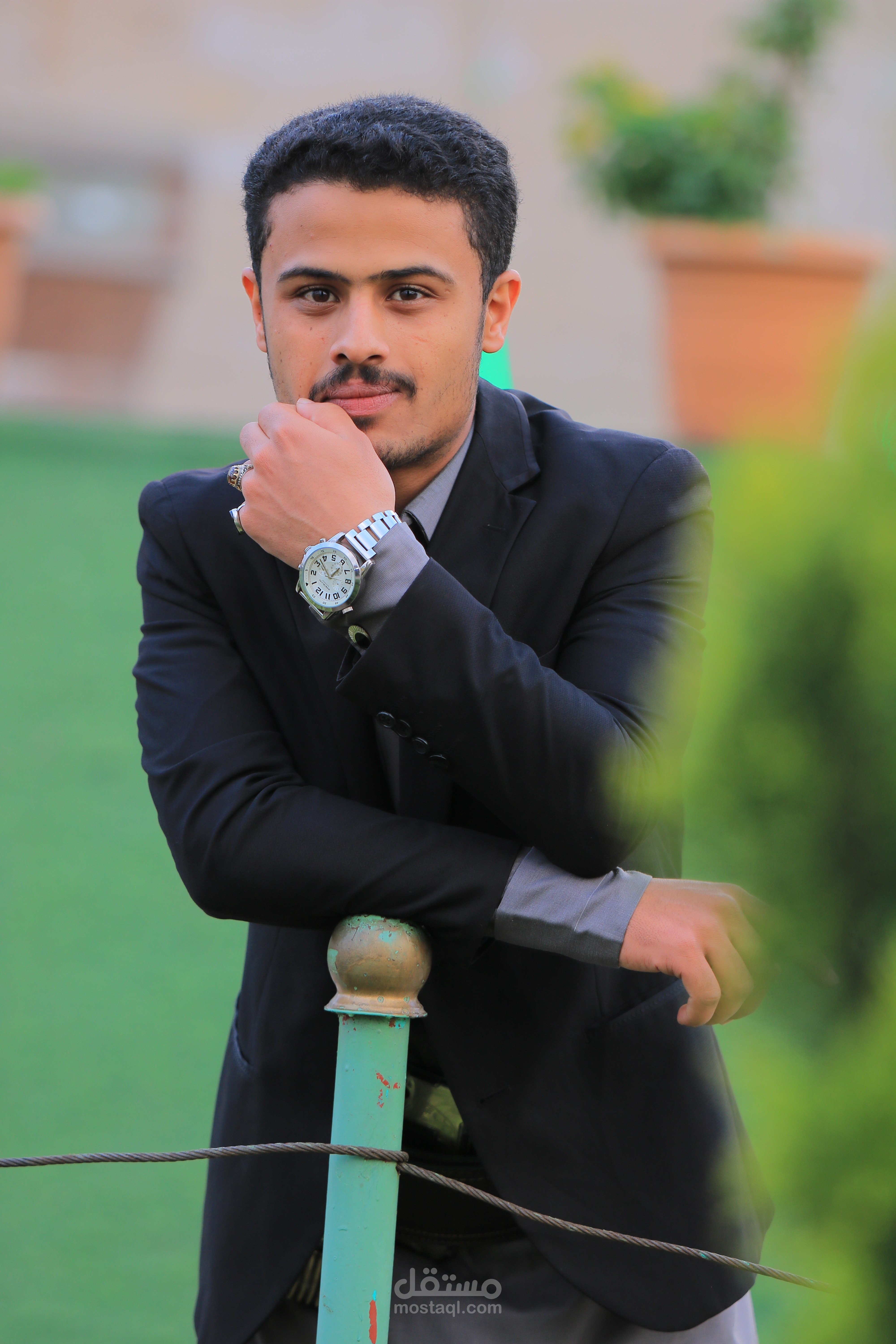 العمل ب أمانه