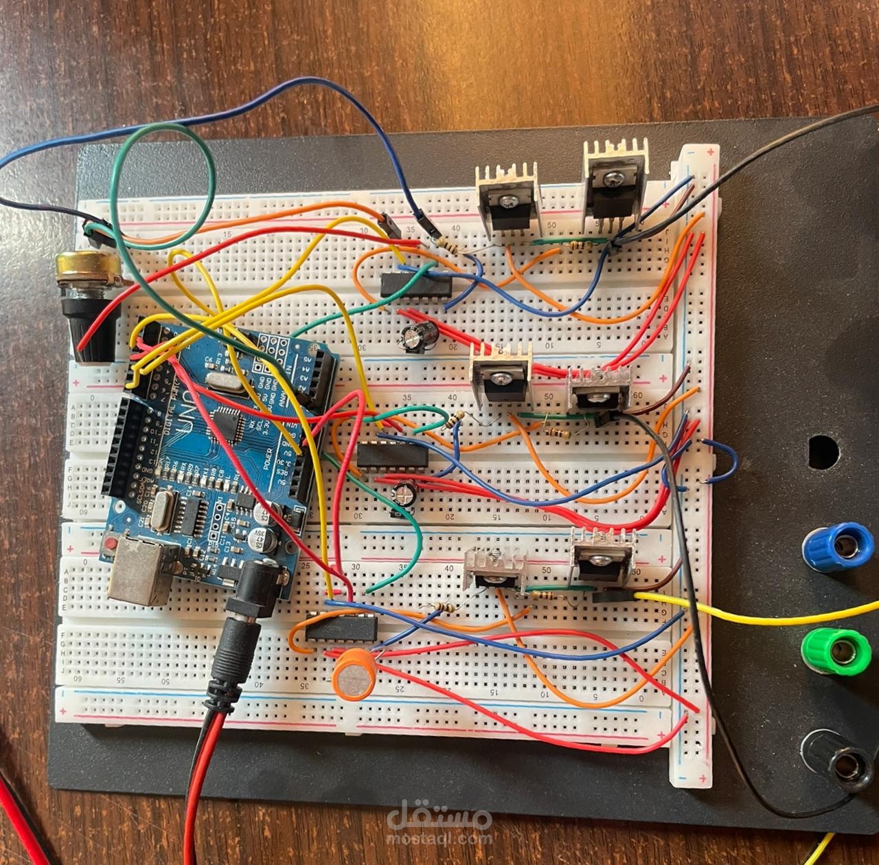 تصميم وحدة تحكم سرعة لموتور BLDC (ESC) ثلاثي الأطوار