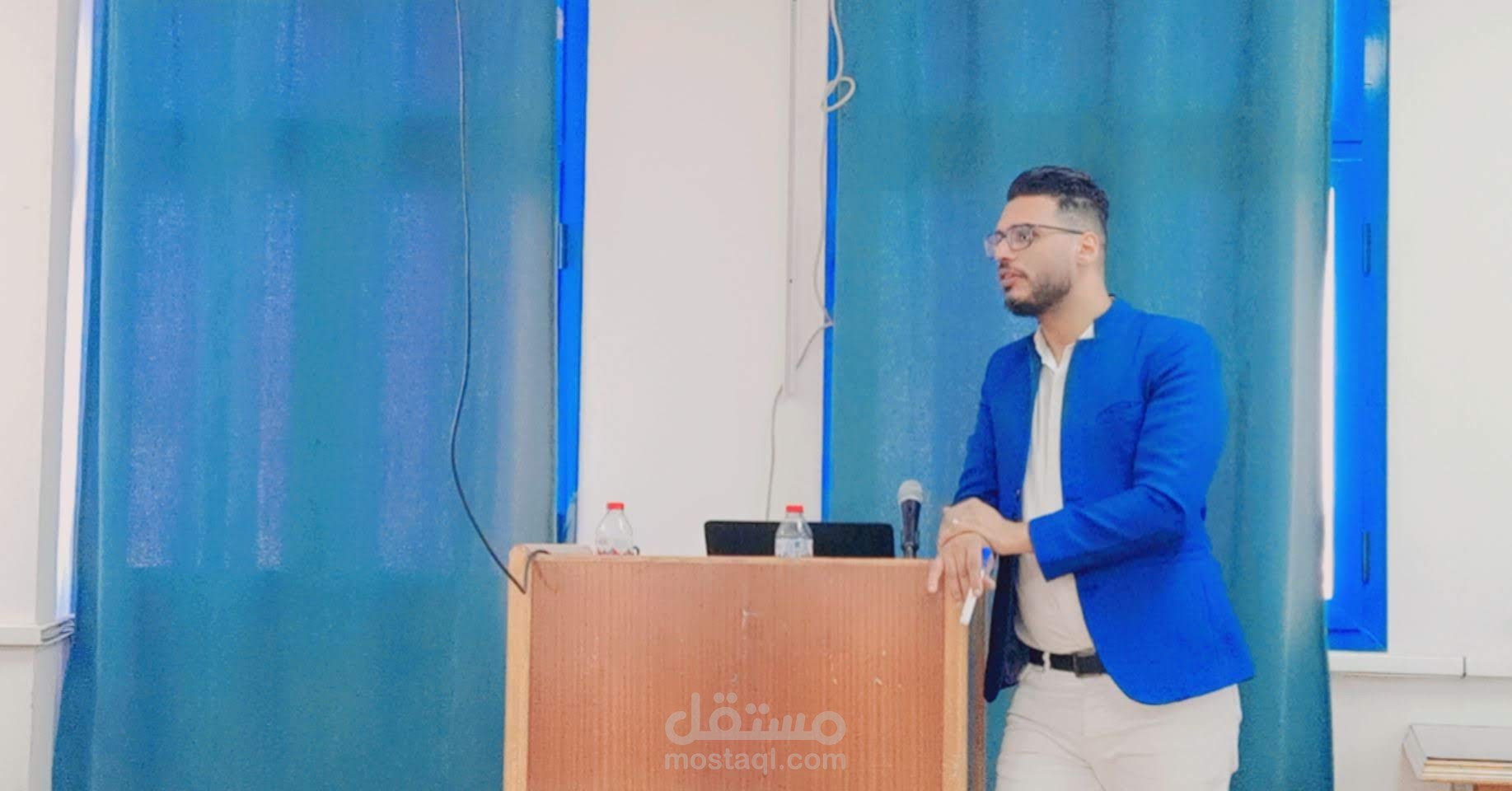 تعليم اساسيات اللغة الانجليزية للكبار
