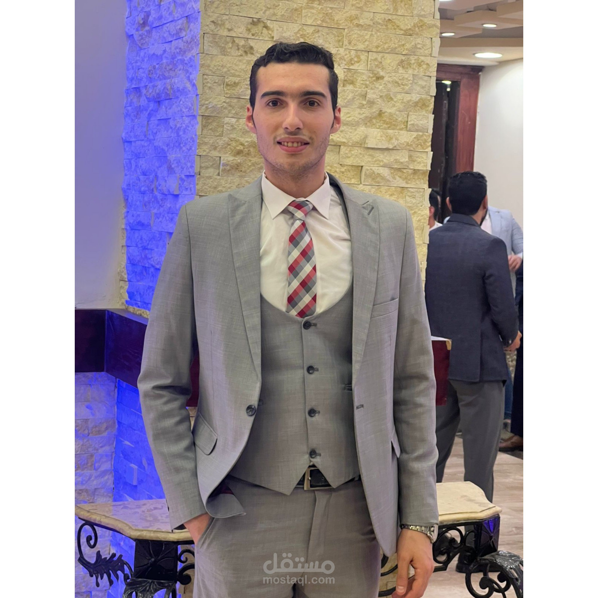 تقديم الاستشارات القانونيه وقيد الدعاوي والطلبات