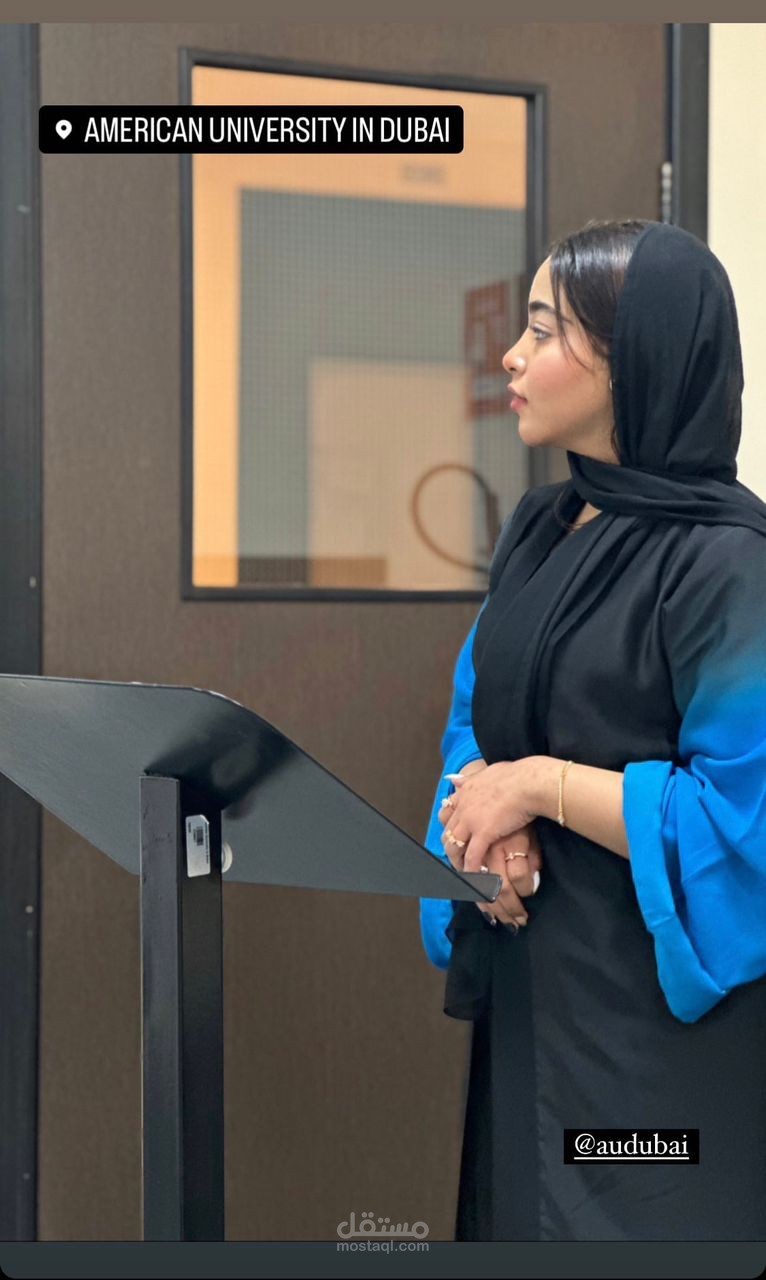 متحدثة اجتماعبة