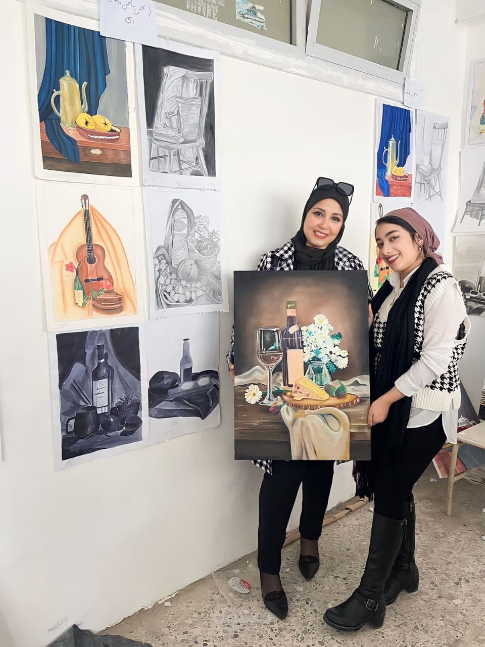 احد المتدربين من معرض النهائي لاخر العام  بعد حصولها ع الامتياز