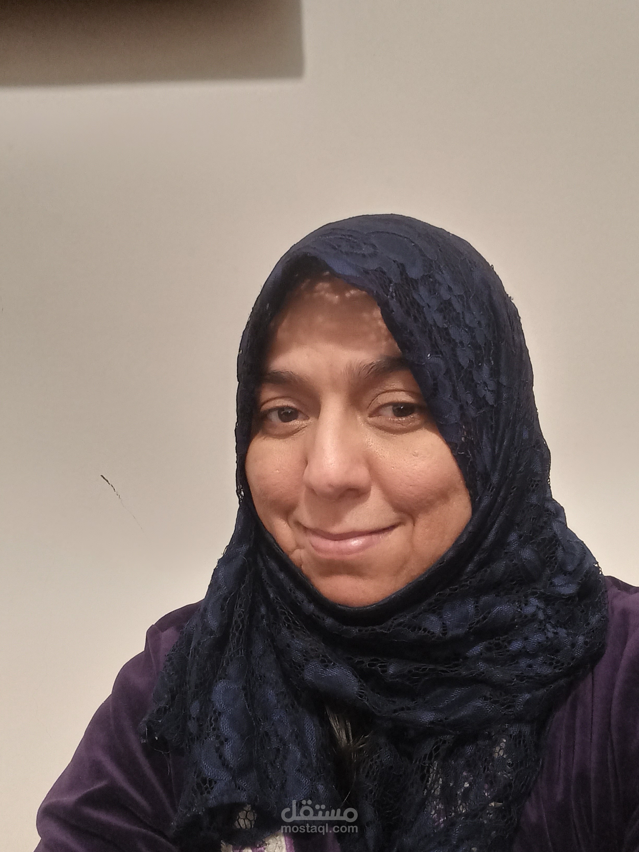 عقد.دورة تاسيسية في اللغة الإنجليزية والمحادثه لغير الناطقين بها
