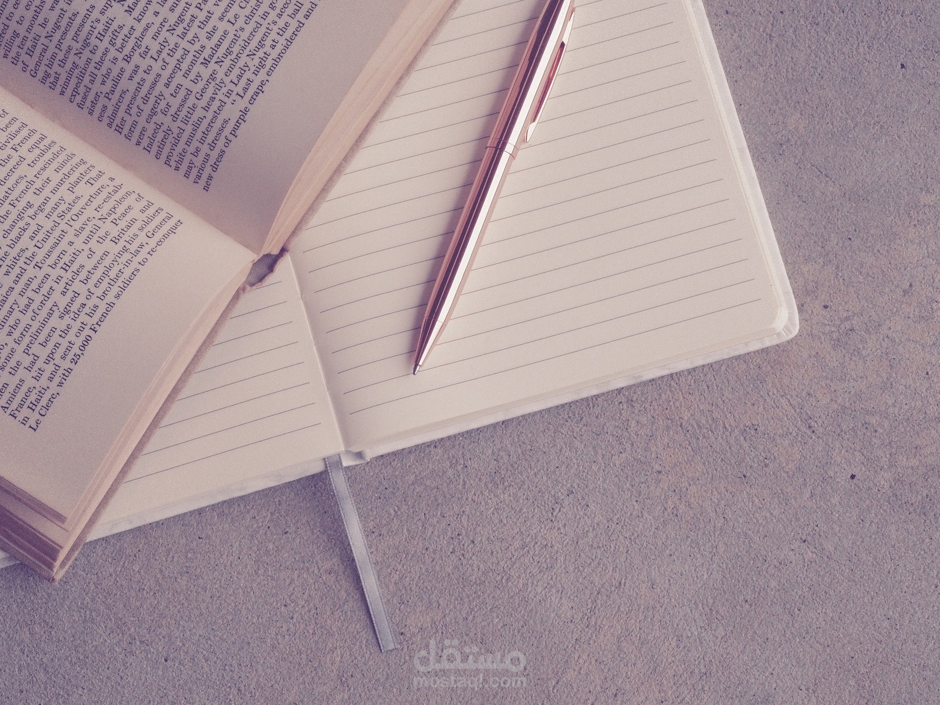 كاتب قصص محترف بأسلوب خاص
