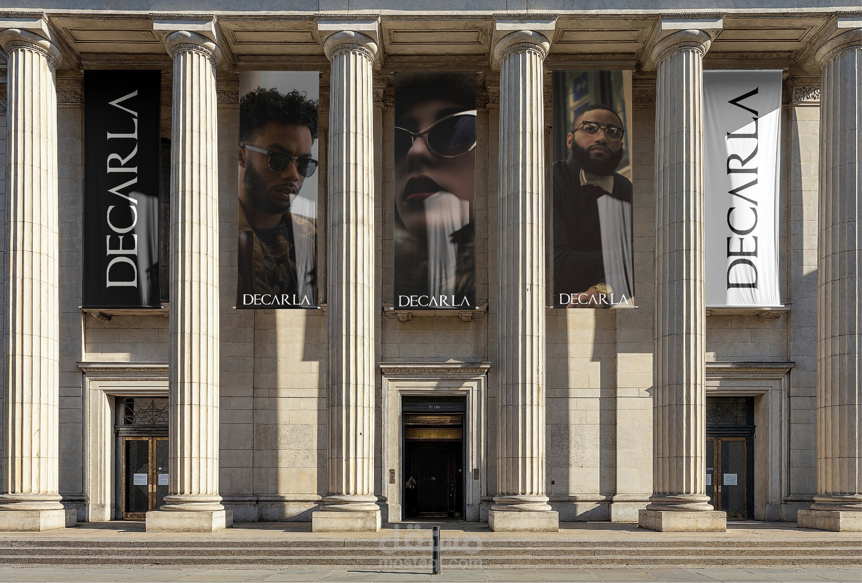 شعار و هوية بصرية لبراند ملابس ) DECARLA (