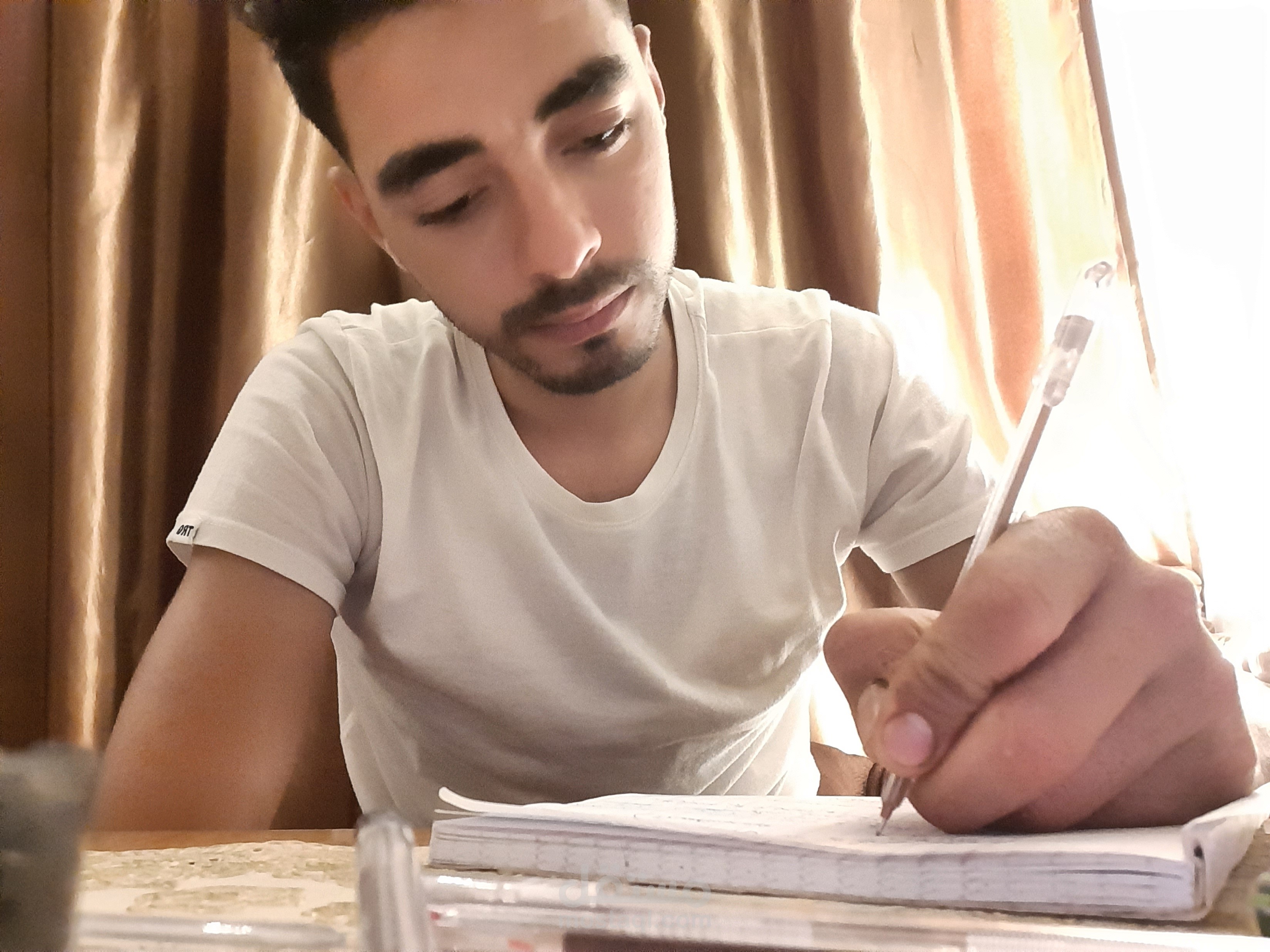 كتابة و ترجمة و  البحوث
