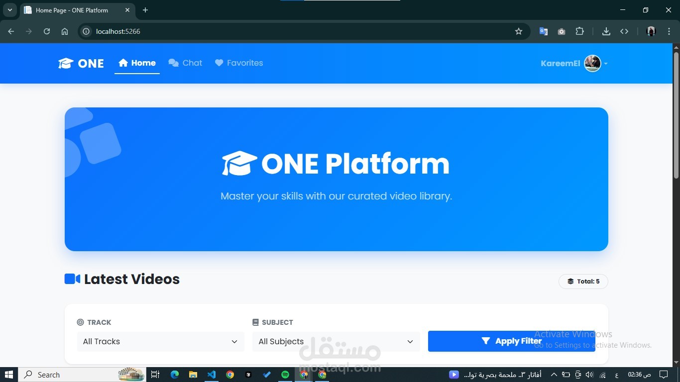 منصة ONE: نظام تعليمي مدعوم بالذكاء الاصطناعي مع مساعدة فورية