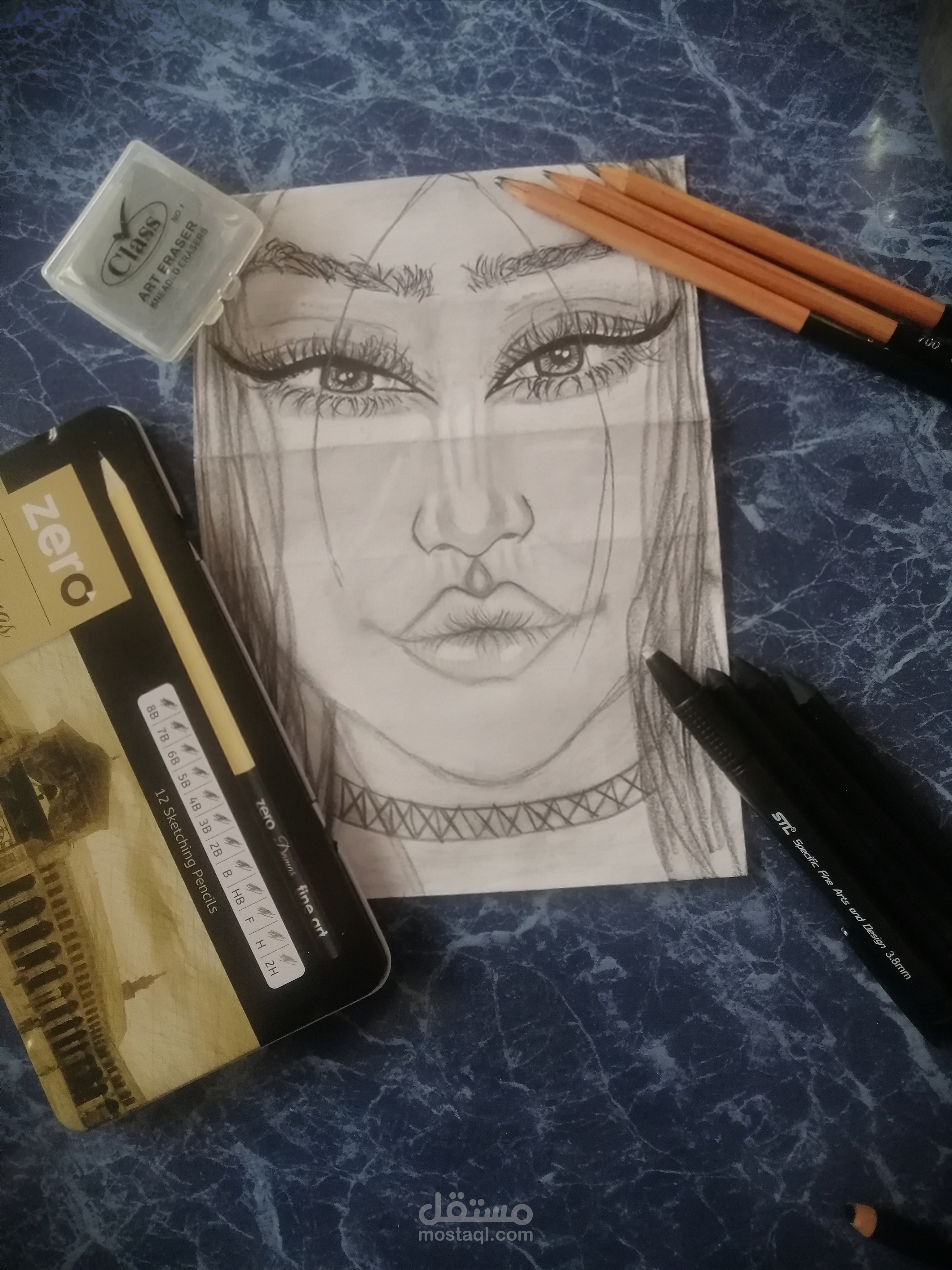 رسم وجوه بشرية بالفحم