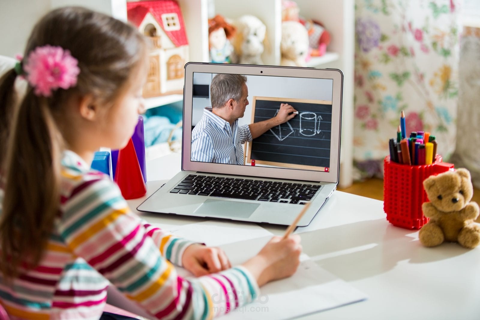 تدريس لغة إنجليزية وعربية  أون لاين بأساليب احترافية