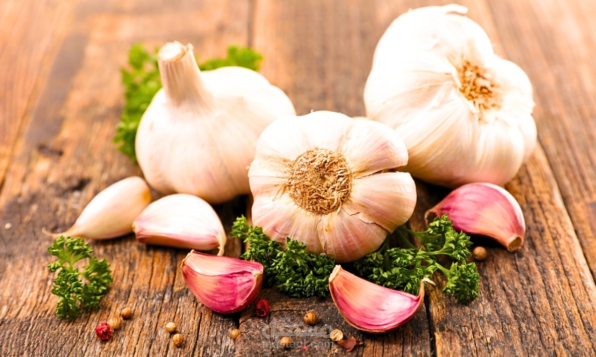 فوائد الثوم على الريق