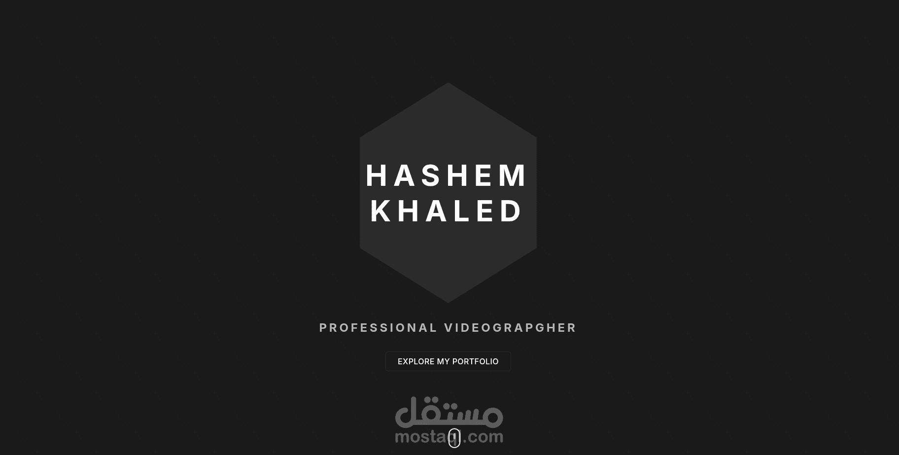 تطوير الموقع التعريفي المصور "هاشم خالد" - واجهة عرض أعمال احترافية.