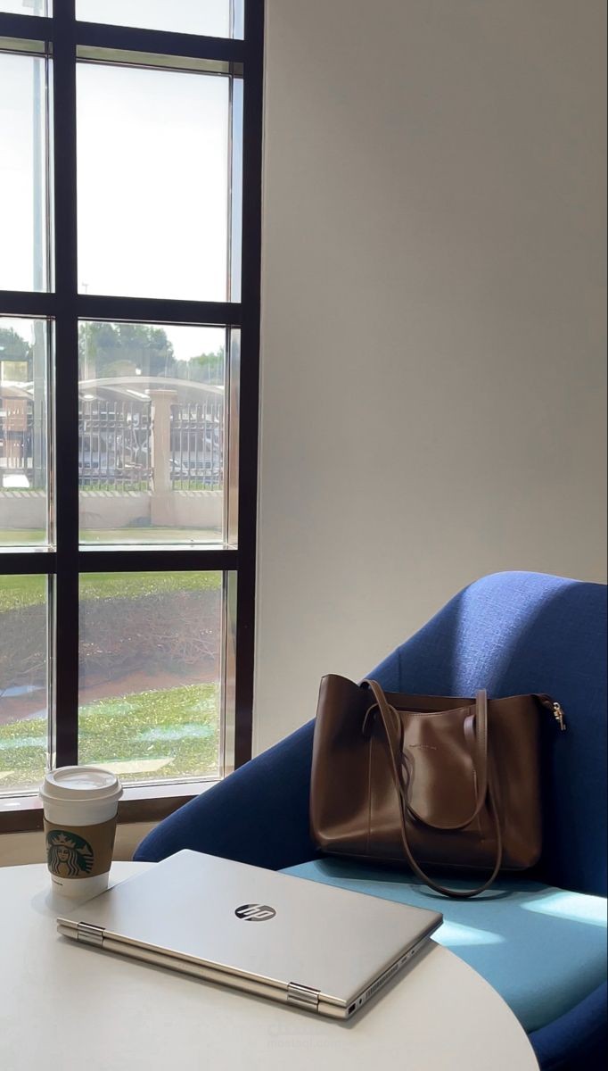 مصمم جرافيك للصور وتعديلها