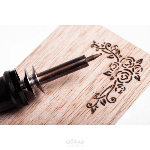 رسومات وكتابات جذابة وراعة لديكورات المنازل وكذلك بورتريه للاشخاص باستخدام طريقة الحرق على الخشب