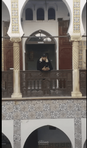 يوم في معرض للوحات