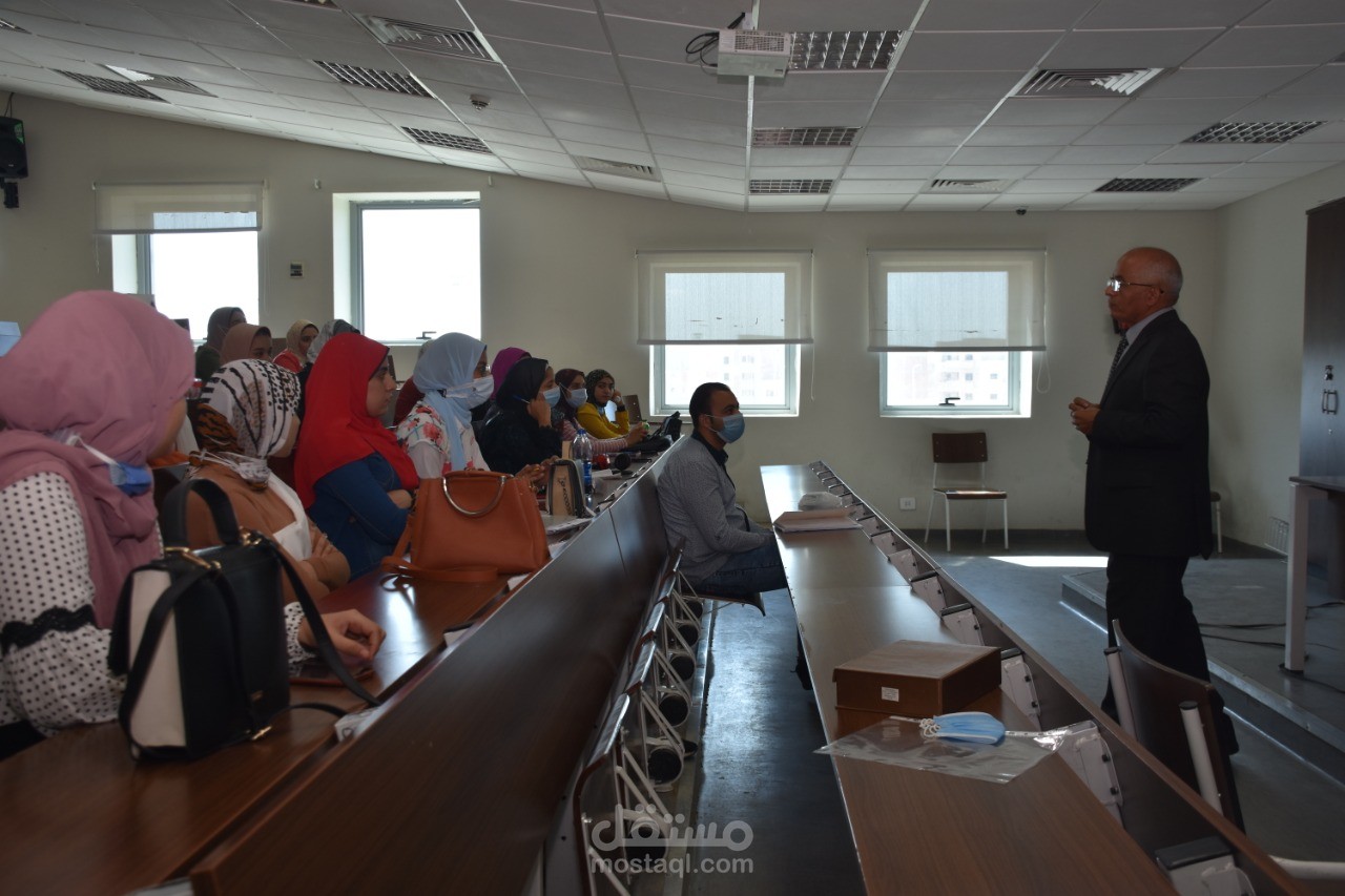 تدريب بكلية الصيدله - باحدى الجامعات الخاصة