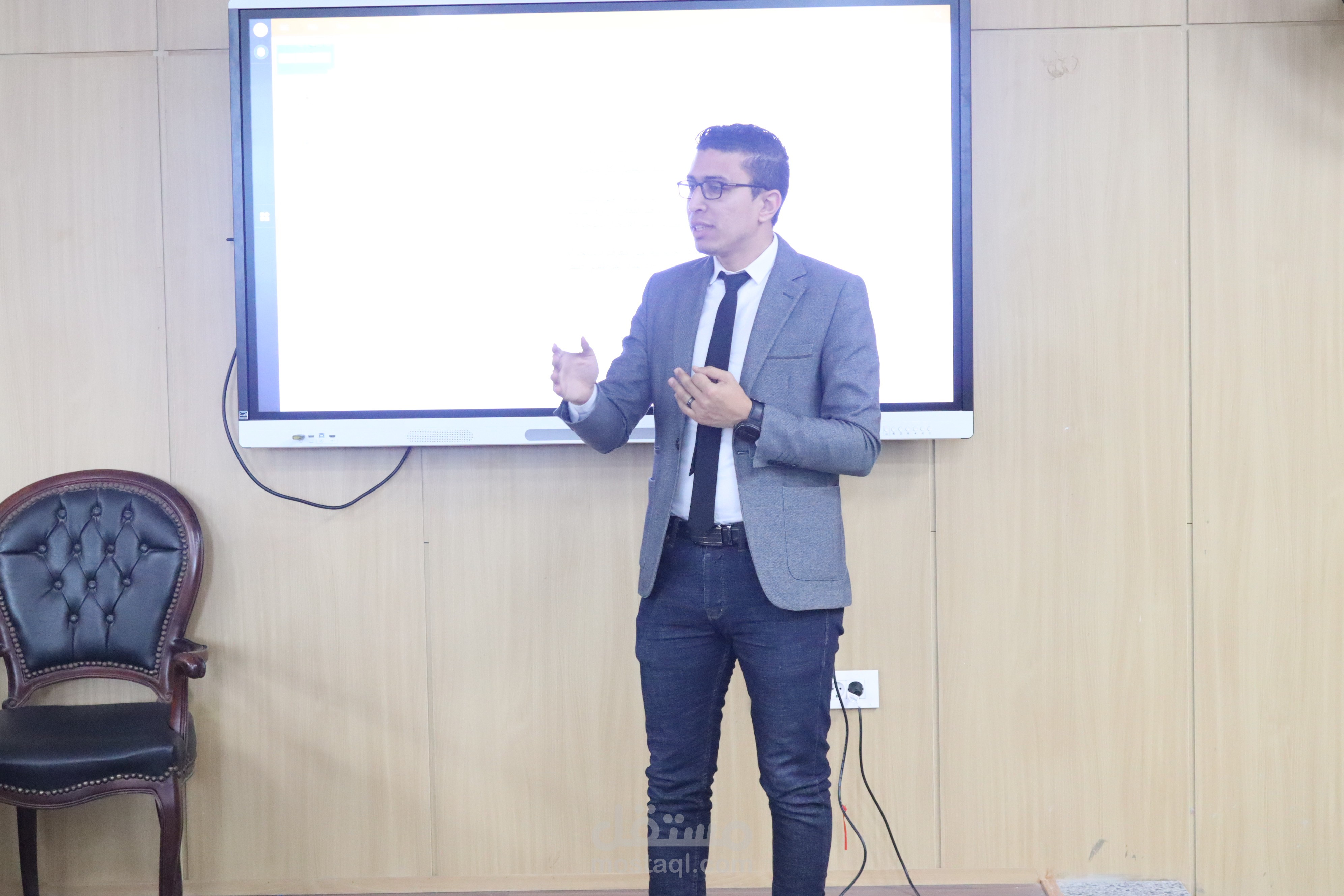 التدريب لدى وزارة المالية على العديد من البرامج التدريبية