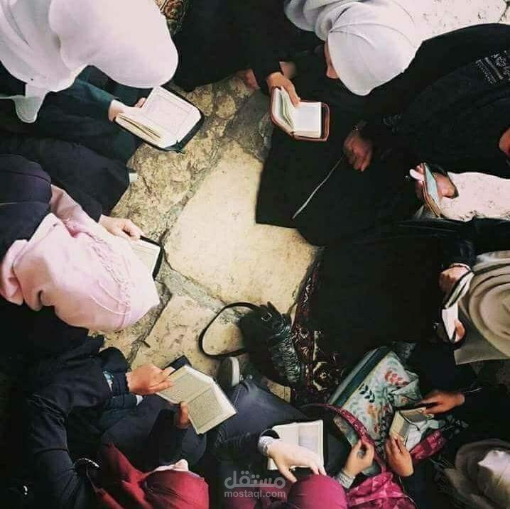 العمل كمدرسه خبرة ل اكثر من ٣ سنوات