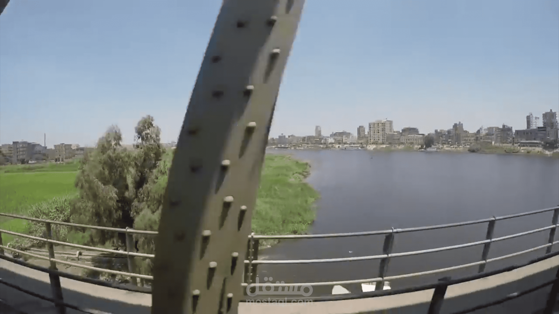 تجميع لقطات و تعديل اللوان و اضافه موسيقي تتماشي مع الفيديو
