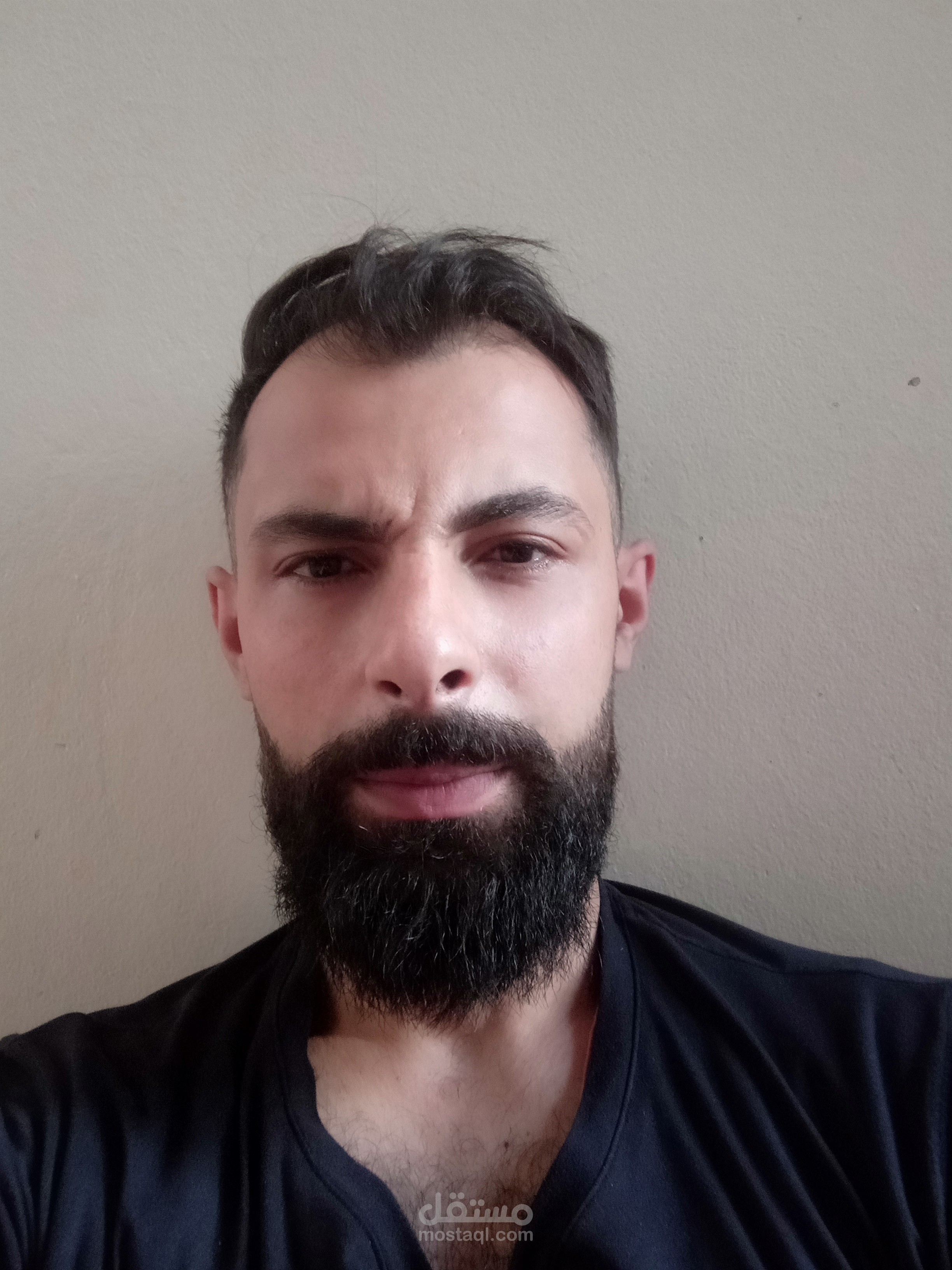 التعليق الصوتي بجميع المجالات الوثائقي و الشعر و سرد القصص