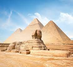 عرض تقديمي عن الأهرامات كونها تسحرني.