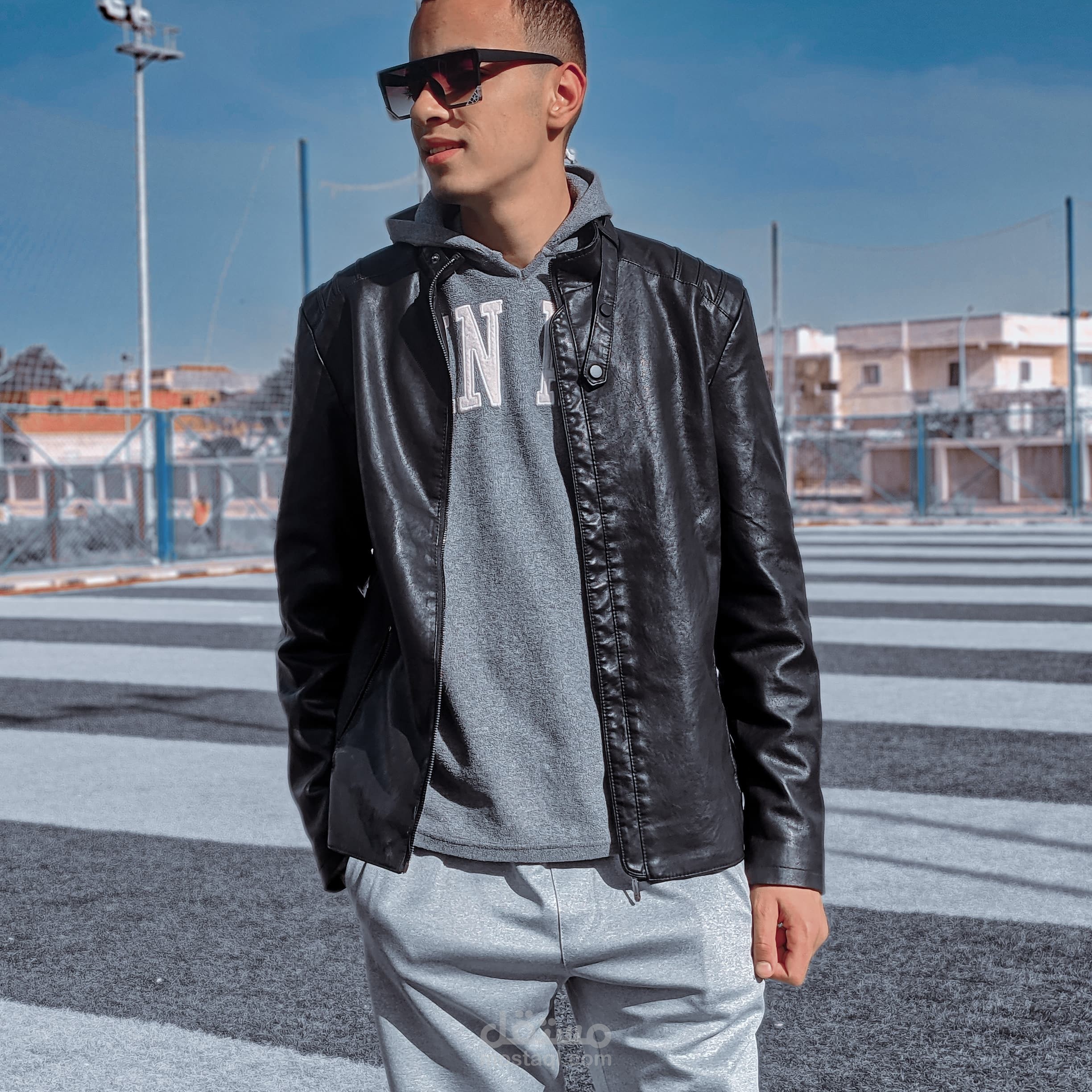 تعديل الصور وإزالة الخلفية البيضاء