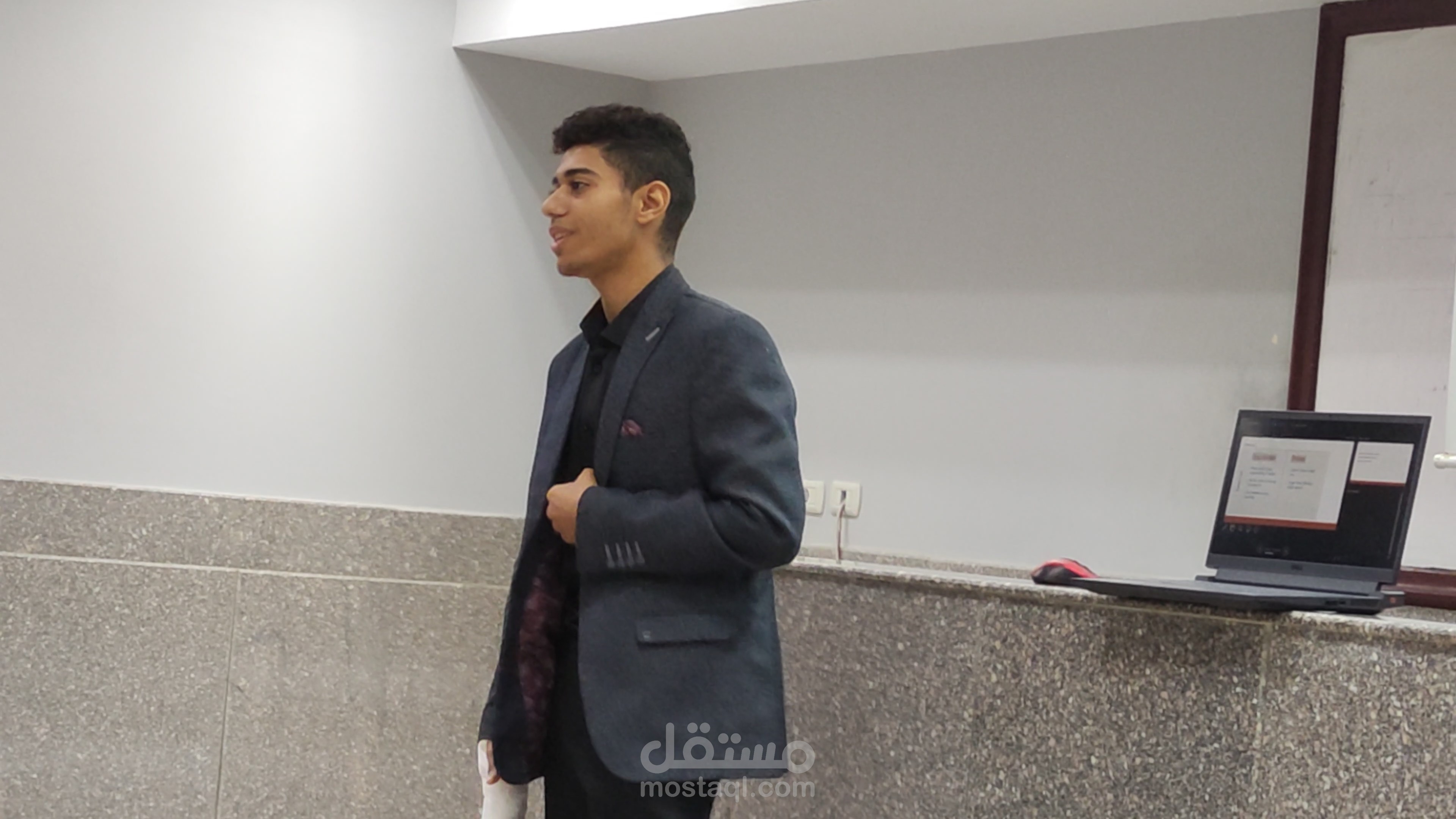 مساعده فى الكمبيوتر والاندرويد