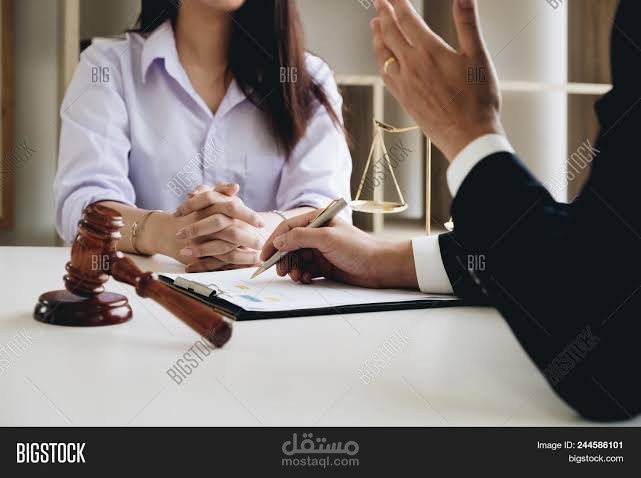 تقديم استشارات قانونية
