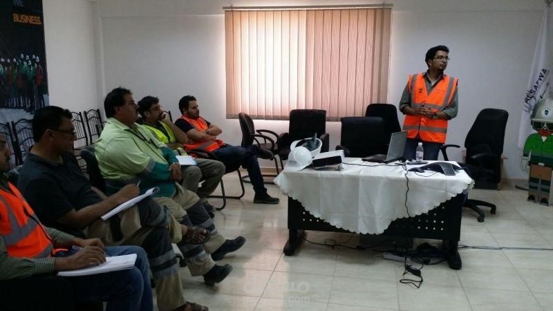 تقديم الدورات التدريبية الاحترافية