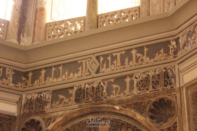 توضيح محتويات عدد 6 صور