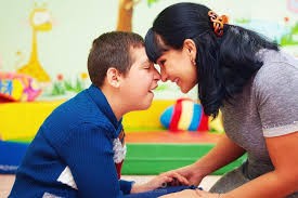 كتابة مقال عن مرض التوحد باللغه الانجليزية