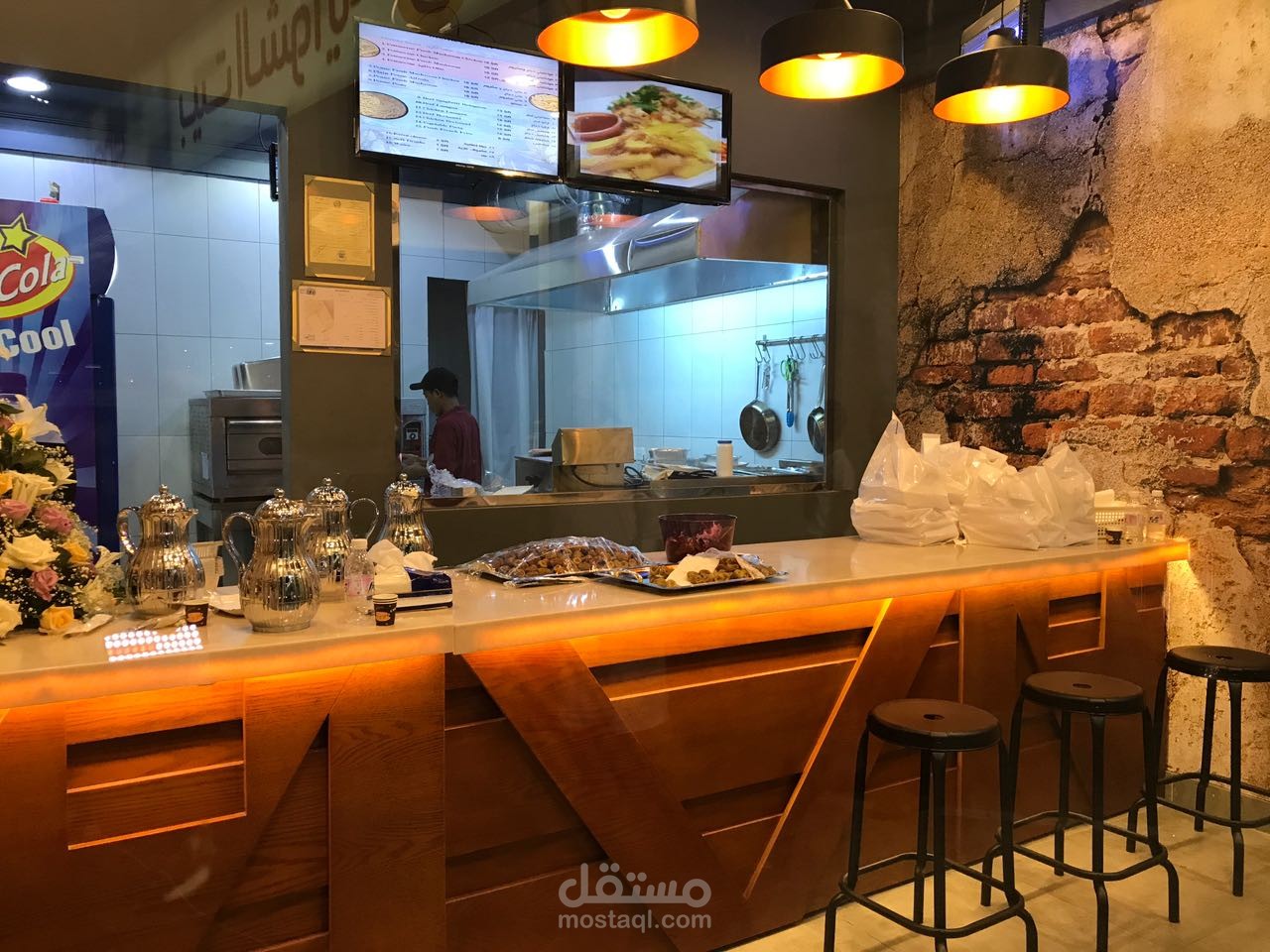 تصميم وتنفيذ مطعم