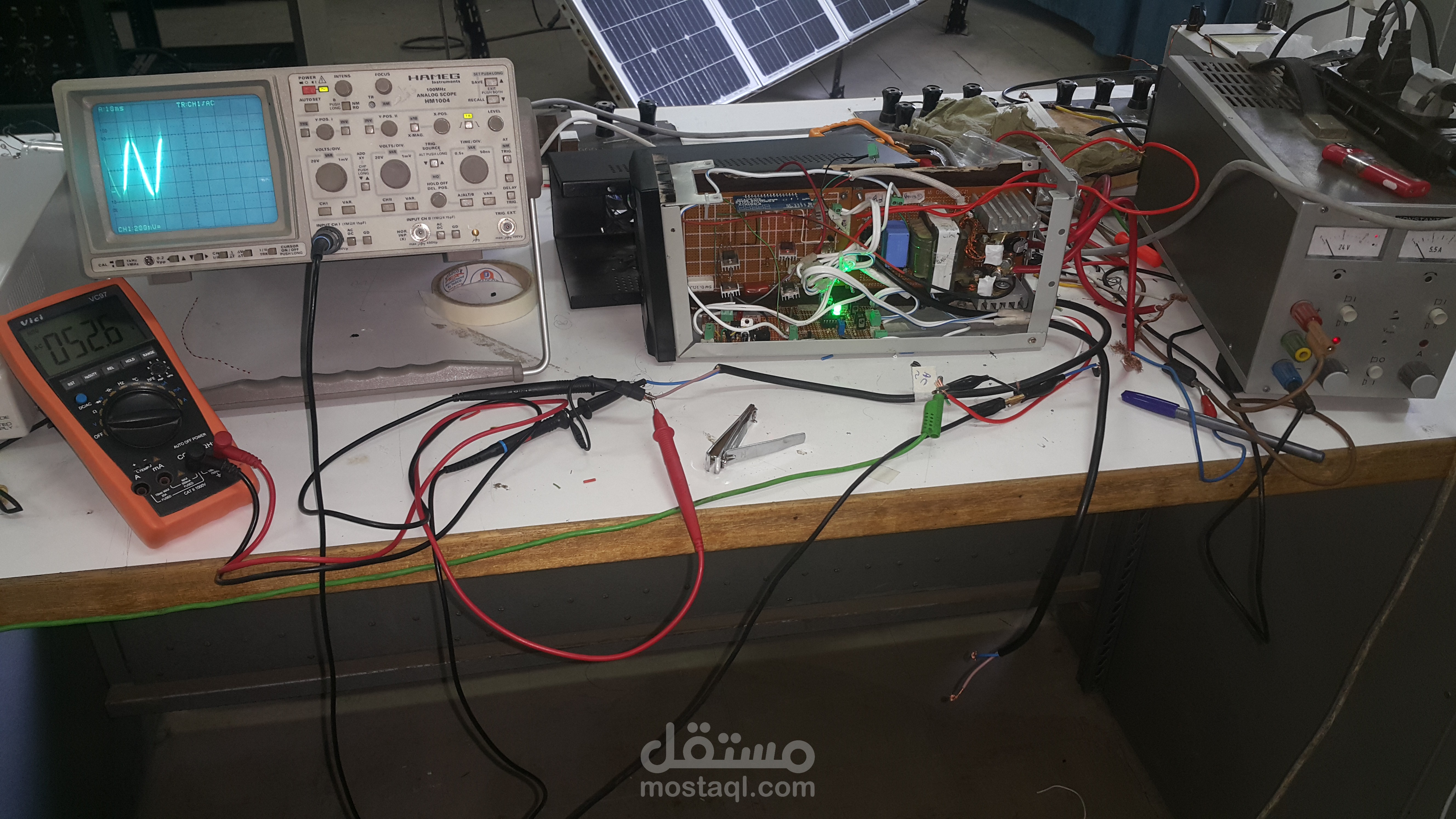 انفيرتر ذو اشارة توتر جيبية نقية