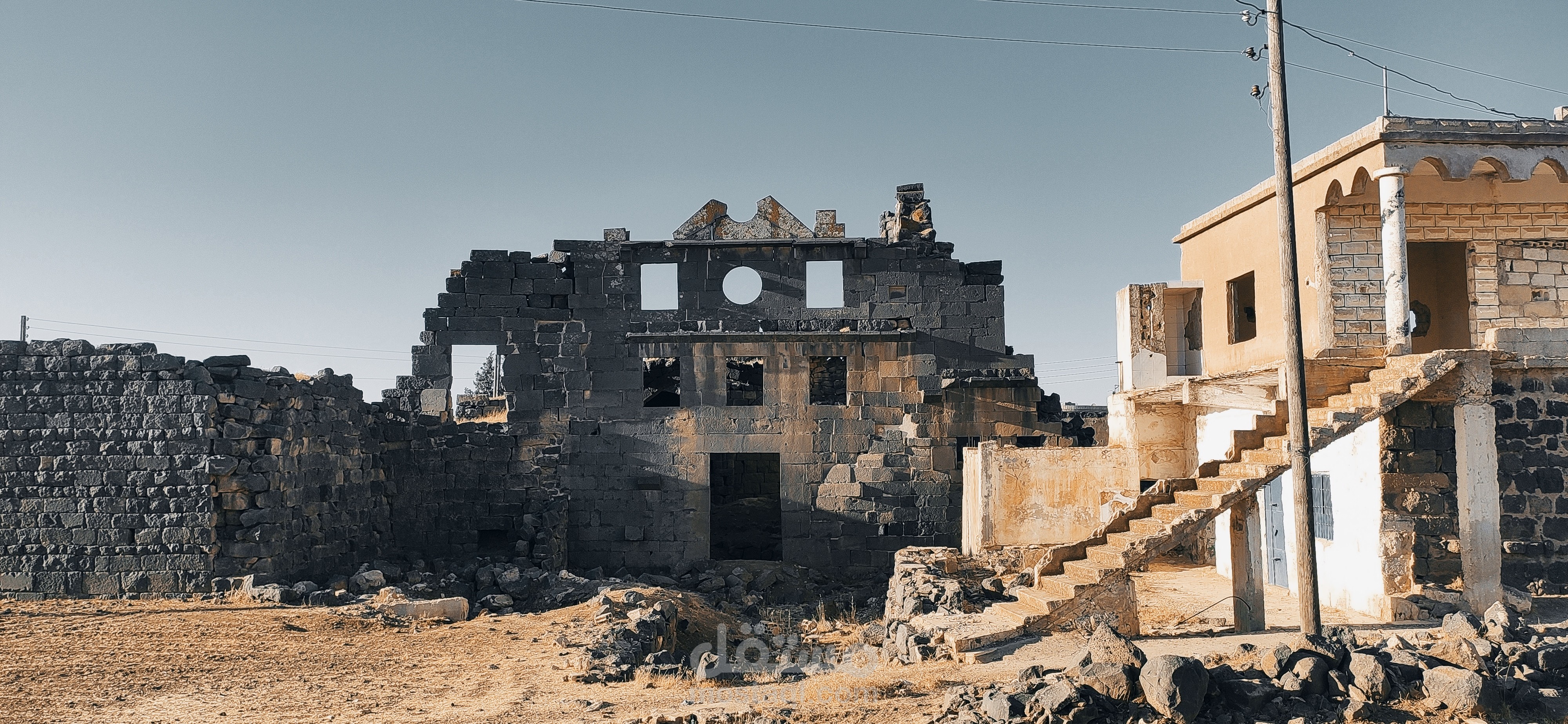 باحث وموثق