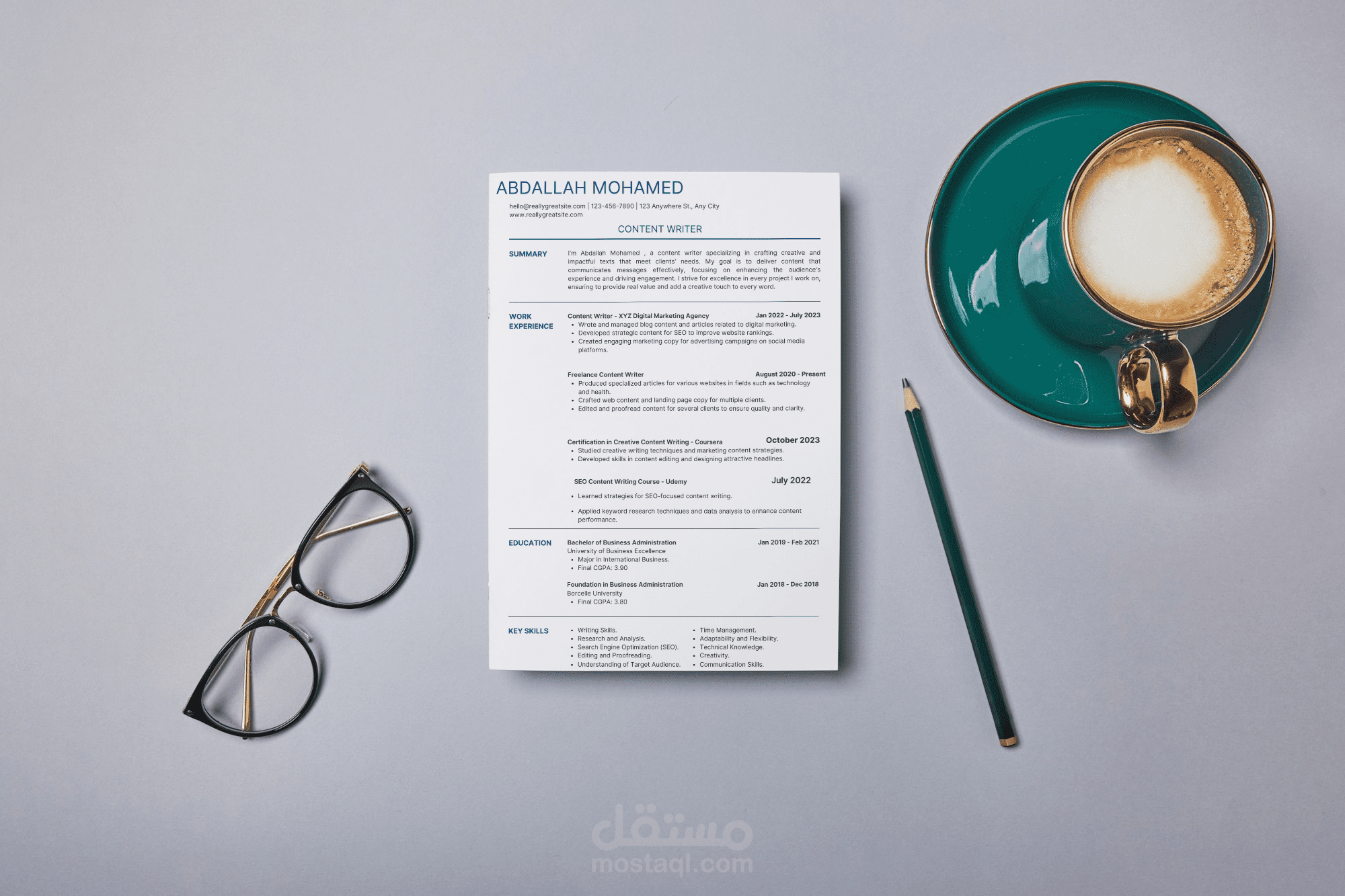 تصميم وكتابه سيره ذاتيه ( CV) بشكل احترافي باللغه العربيه والانجليزيه للتقدم في العمل