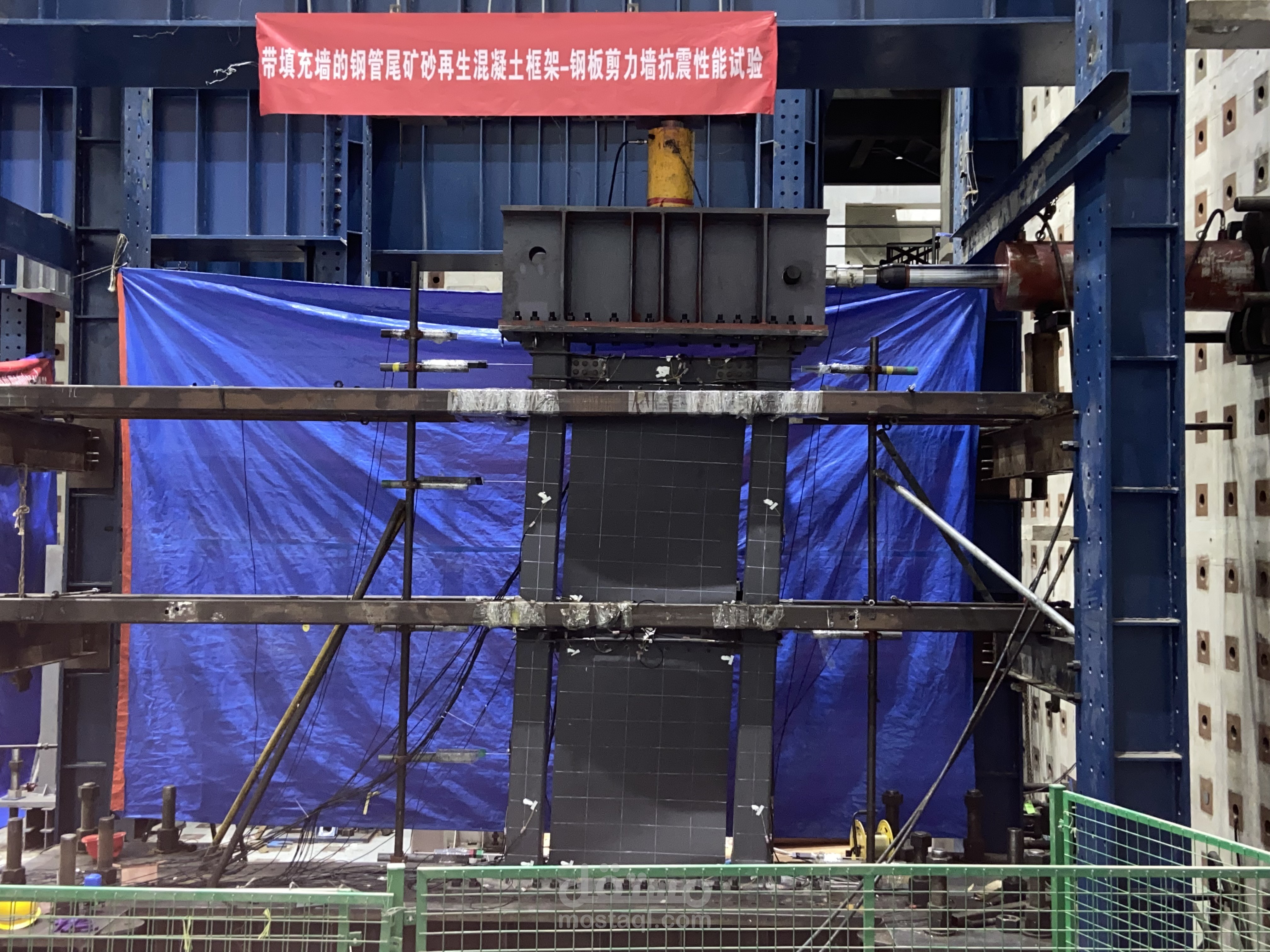 Seismic behavior of concrete-filled steel tubes column frame-buckling restrained steel plate shear walls connected with bolt/weld