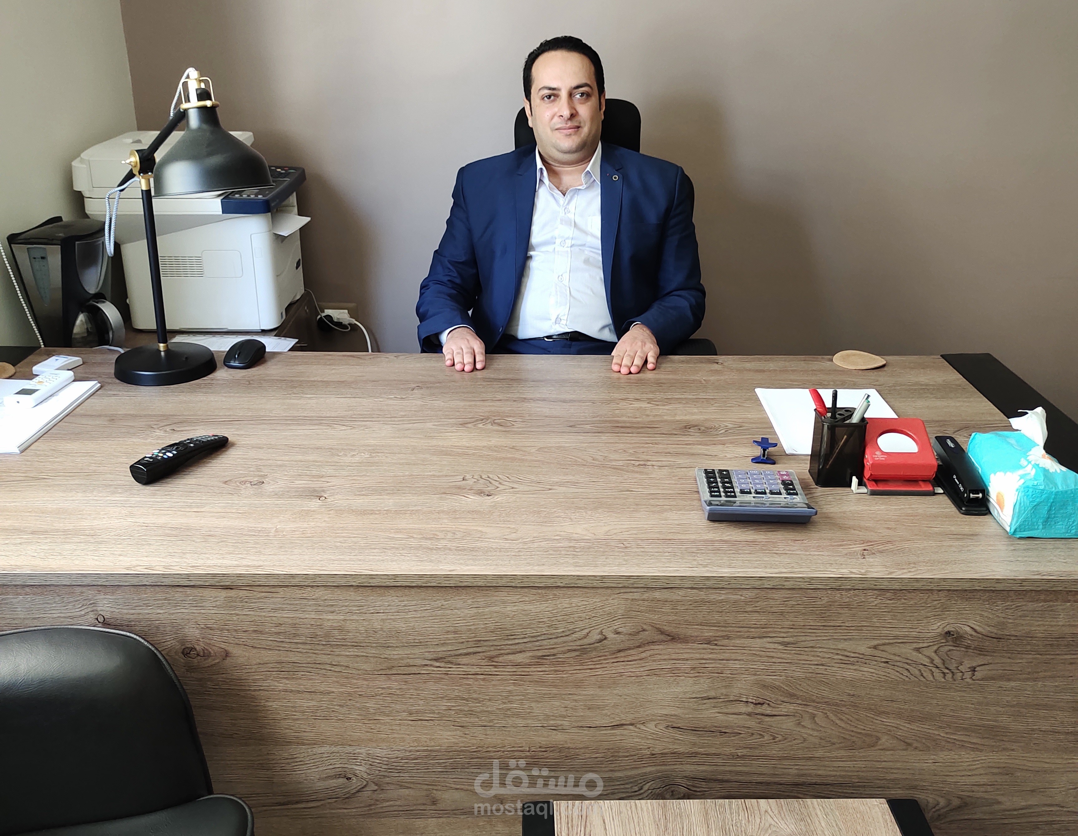 محاضر واستشاري معتمد في مجالات إدارة الأعمال والتسويق