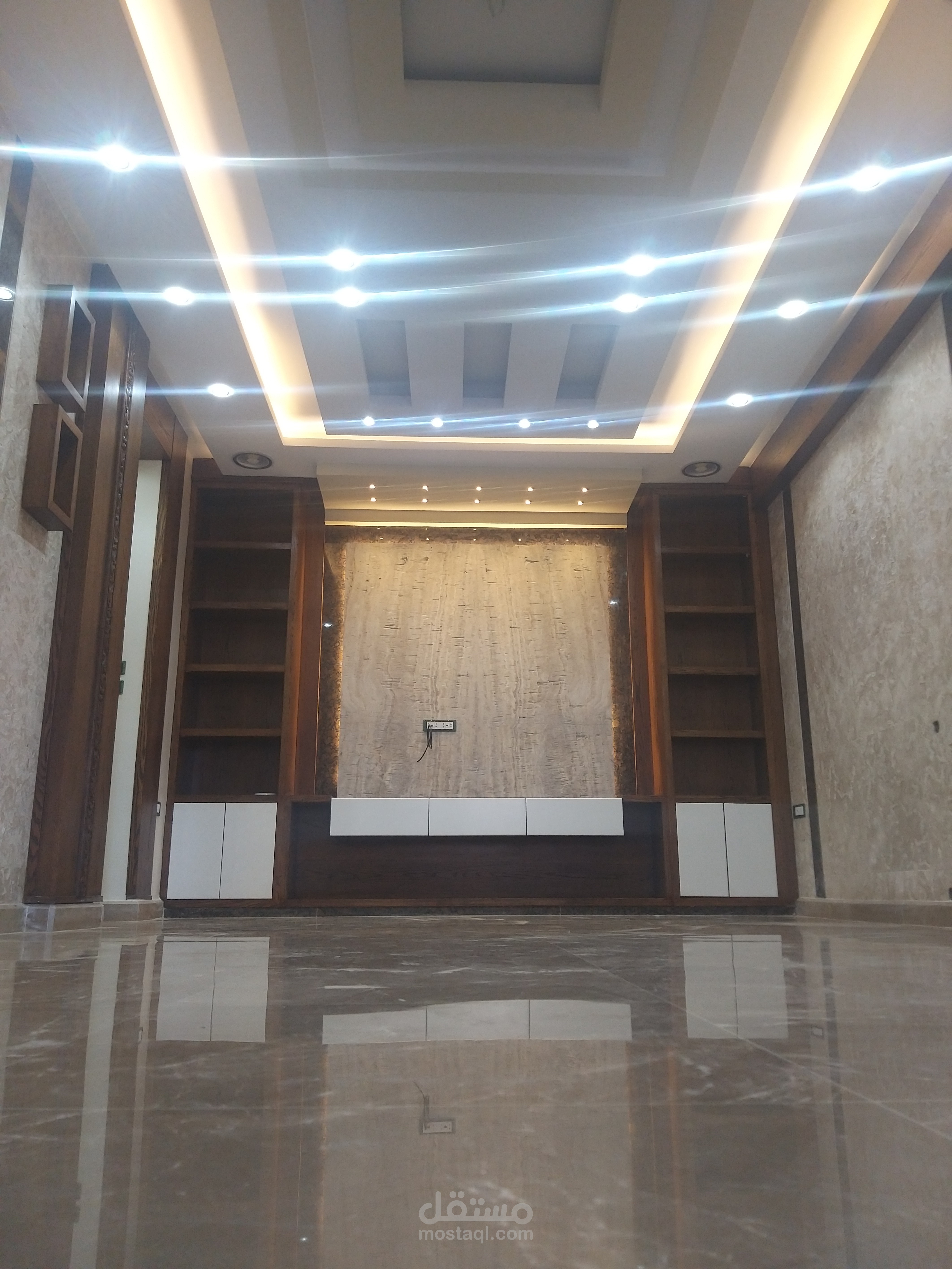 شقة سكنية ضمن بناء سكني